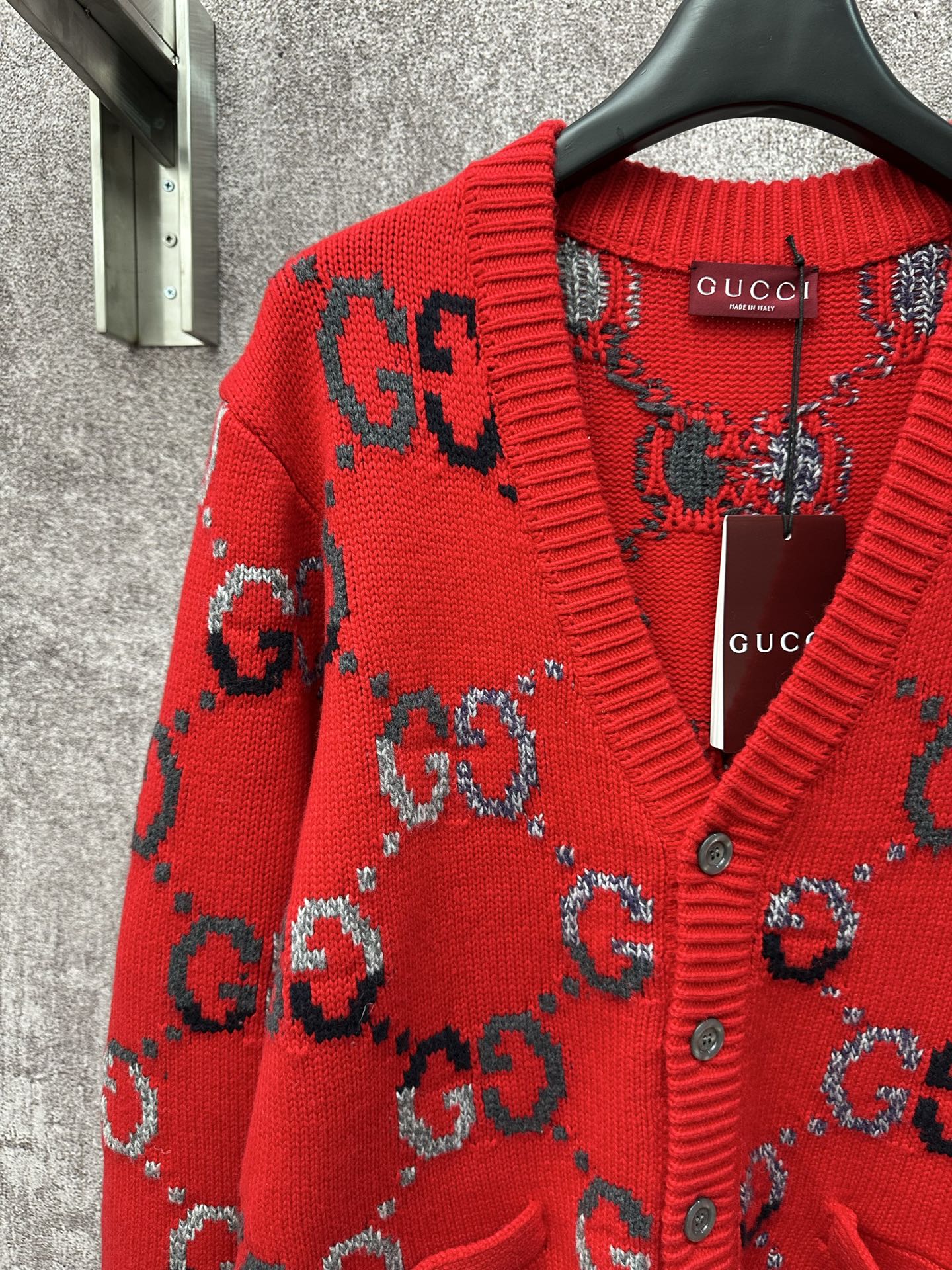 Gucci高仿女款針織外套 紅色GG老花開襟設計 活力吸睛秋冬新作| 11 Gucci高仿女款針織外套 紅色GG老花開襟設計 活力吸睛秋冬新作
