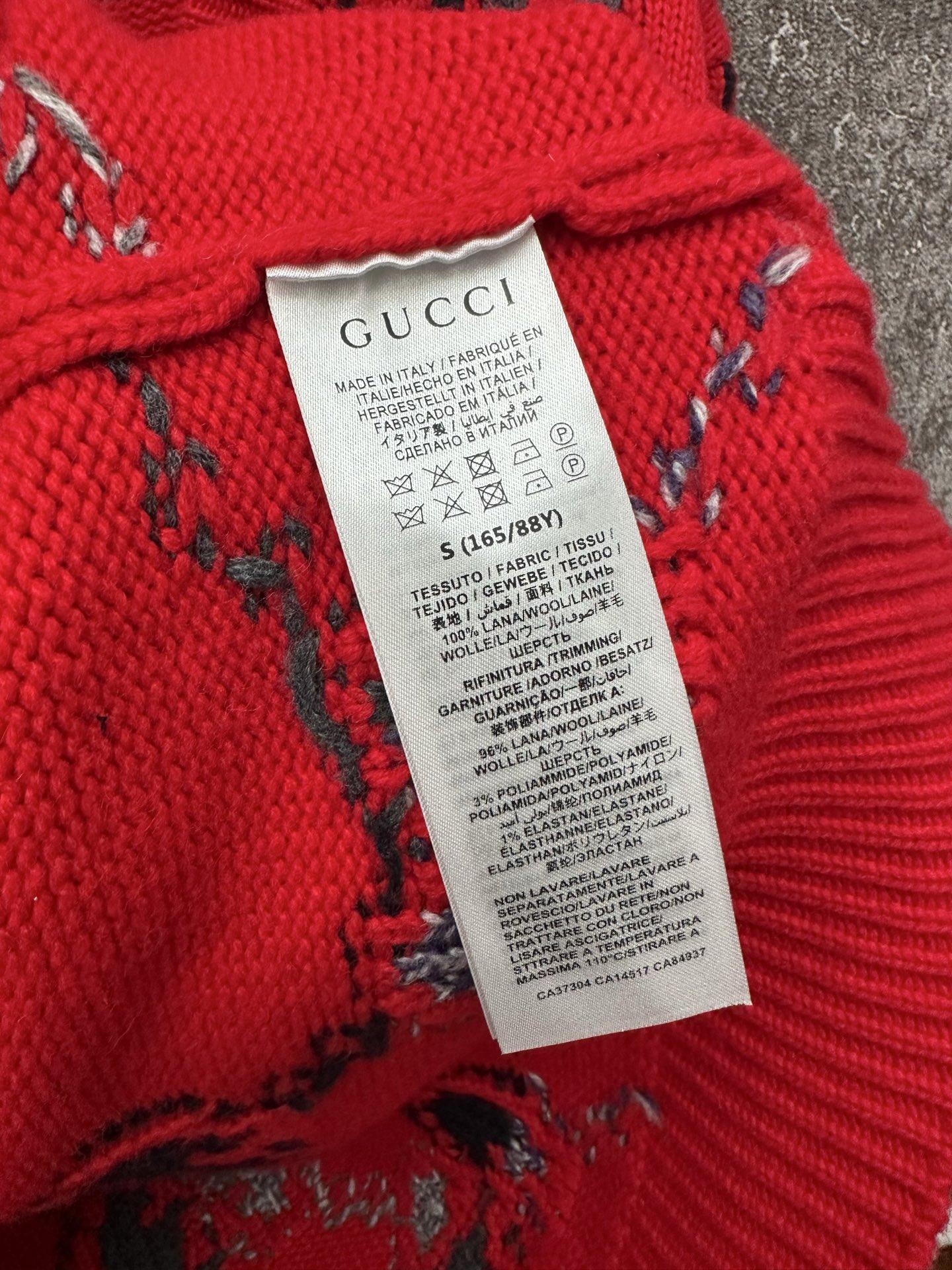 Gucci高仿女款針織外套 紅色GG老花開襟設計 活力吸睛秋冬新作| 7 Gucci高仿女款針織外套 紅色GG老花開襟設計 活力吸睛秋冬新作