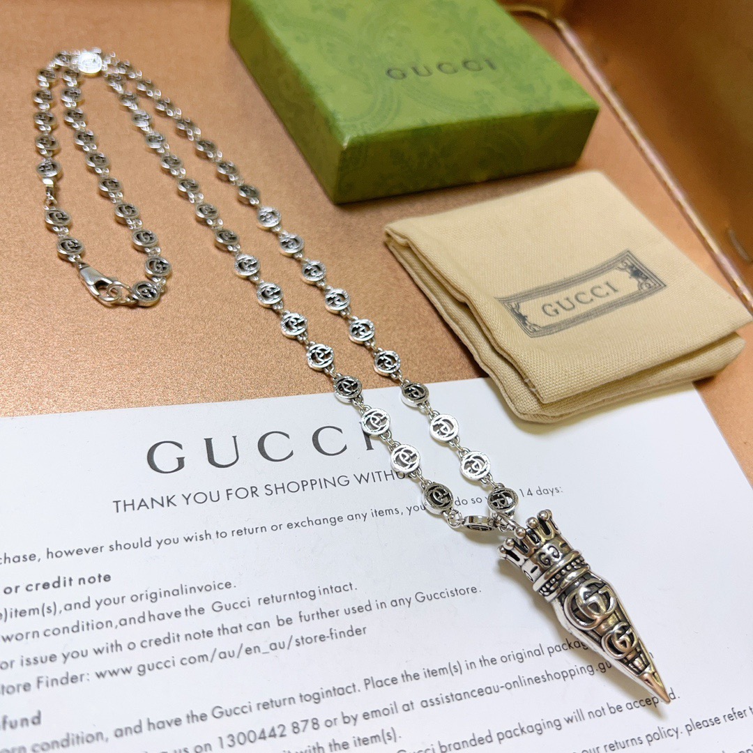 Gucci高仿男士GG皇冠圖騰銀鍊頸鏈 復古質感金屬吊墜設計