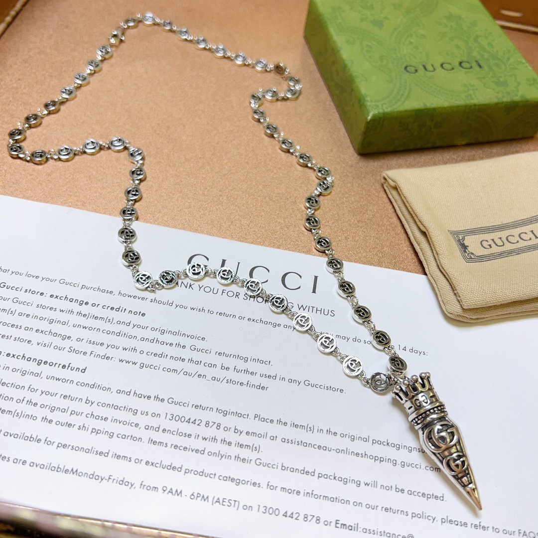 Gucci高仿男士GG皇冠圖騰銀鍊頸鏈 復古質感金屬吊墜設計｜歐美奢侈品精品推薦