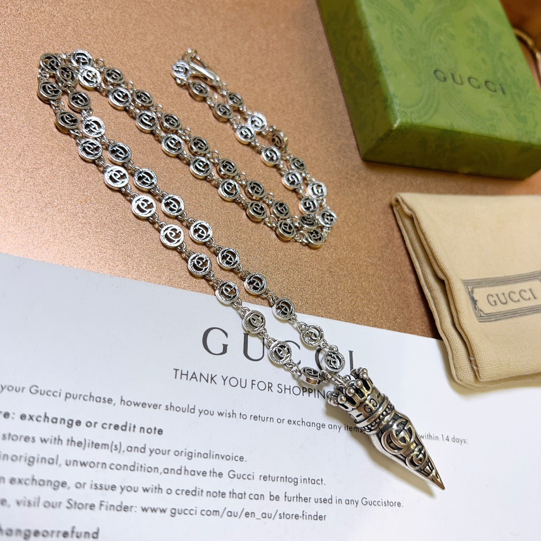 Gucci高仿男士GG皇冠圖騰銀鍊頸鏈 復古質感金屬吊墜設計｜歐美奢侈品精品推薦