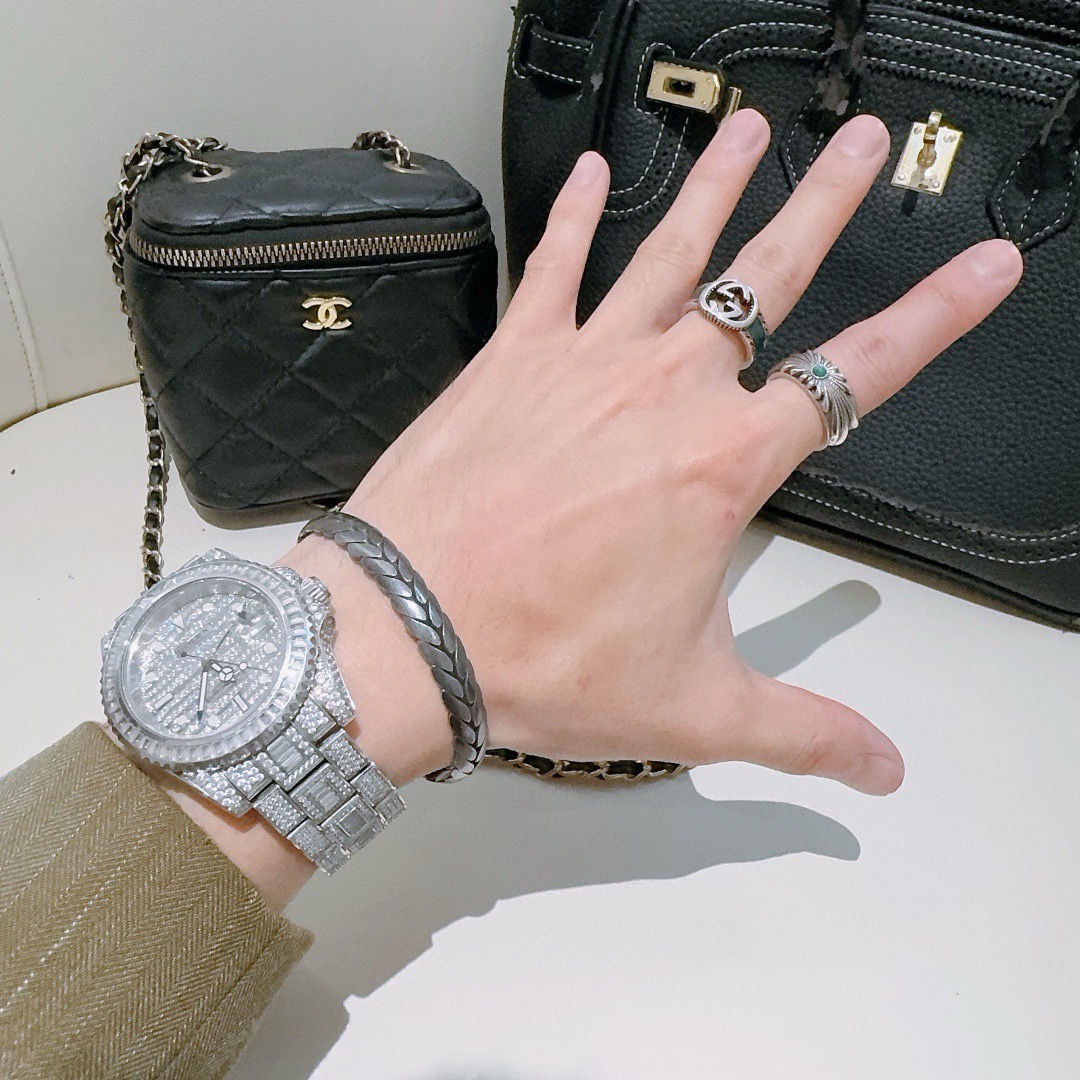 Gucci高仿男士寬版雕刻手環 復古魚鱗紋理精品銀手鐲設計｜歐美奢侈品精品推薦