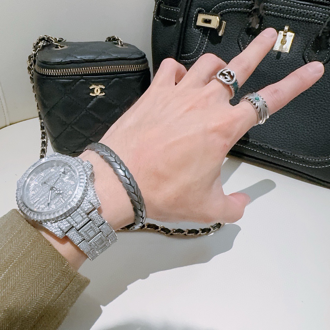 Gucci高仿男士寬版雕刻手環 復古魚鱗紋理精品銀手鐲設計｜歐美奢侈品精品推薦