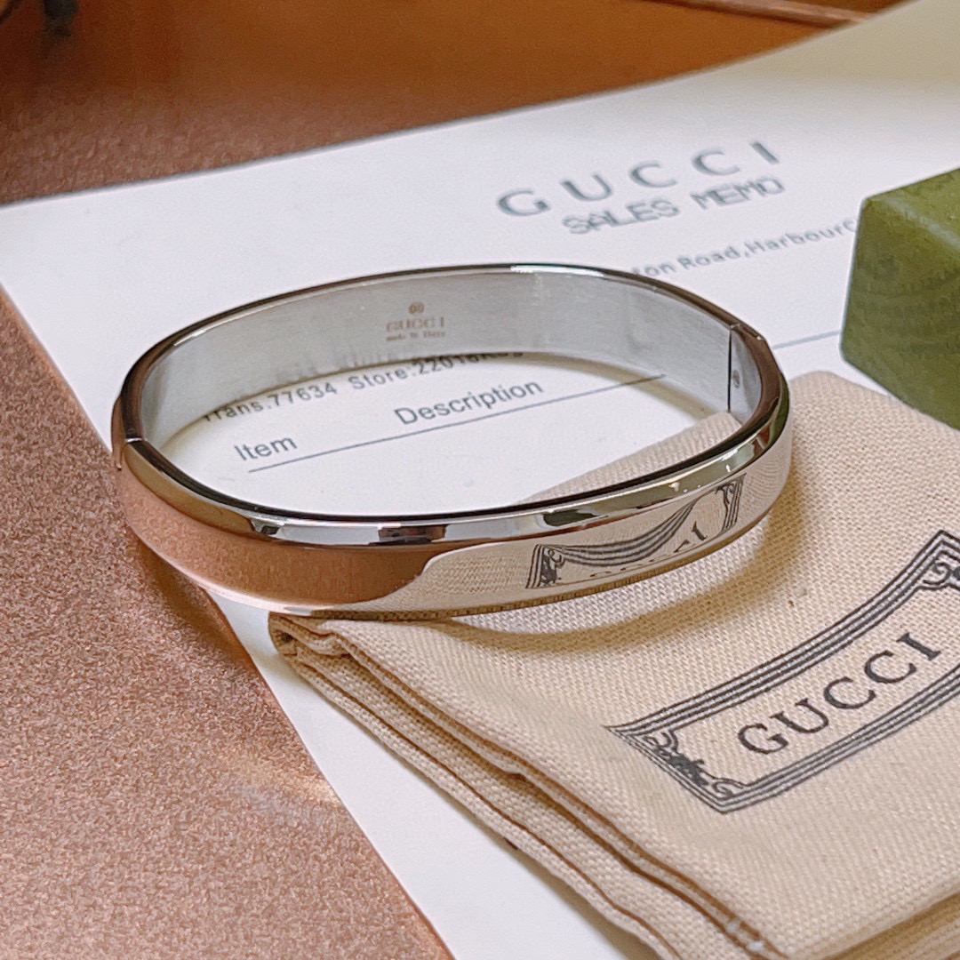 Gucci一比一男士銀色簡約鏡面手環 極簡風格打造高級感