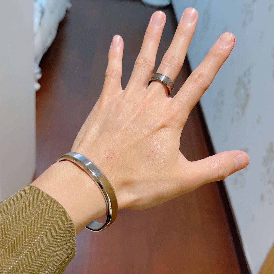 Gucci一比一男士銀色簡約鏡面手環 極簡風格打造高級感｜歐美奢侈品精品推薦