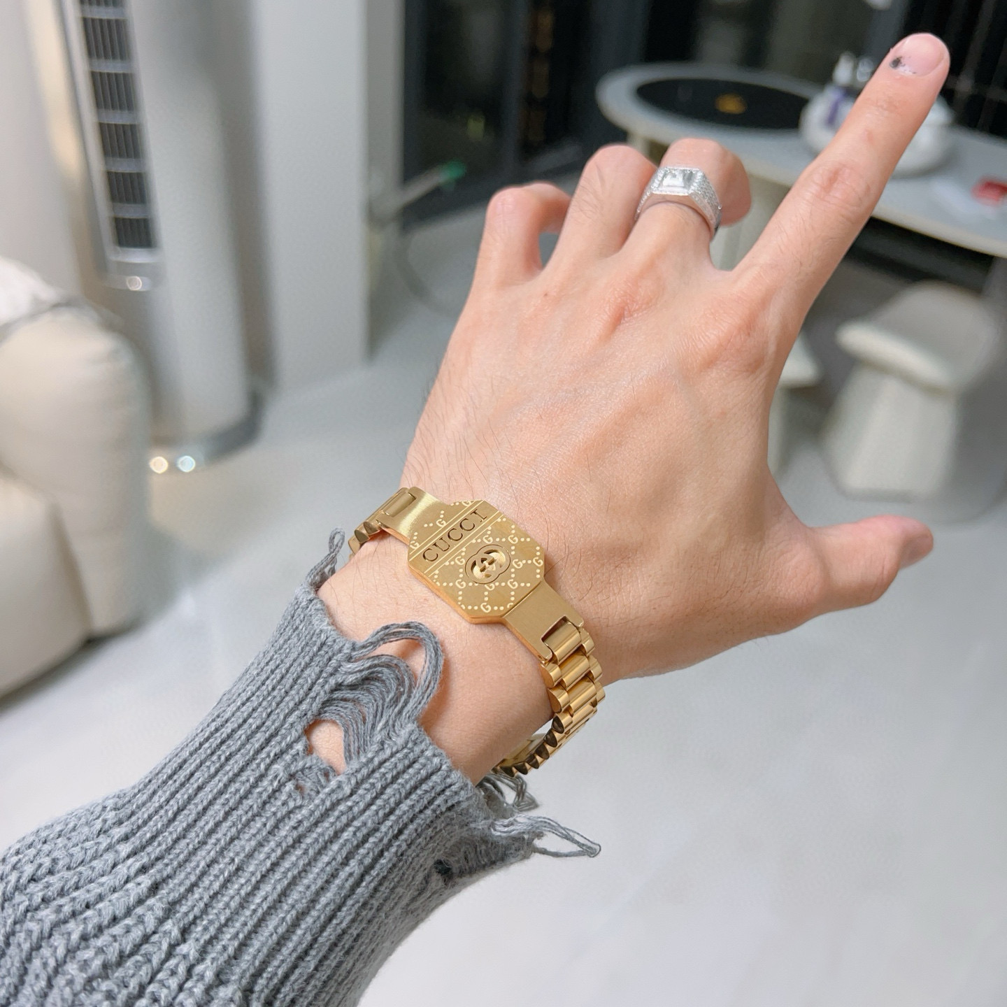 Gucci一比一金色拼接鍊帶手鍊 復古金工雕刻LOGO裝飾款｜歐美奢侈品精品推薦