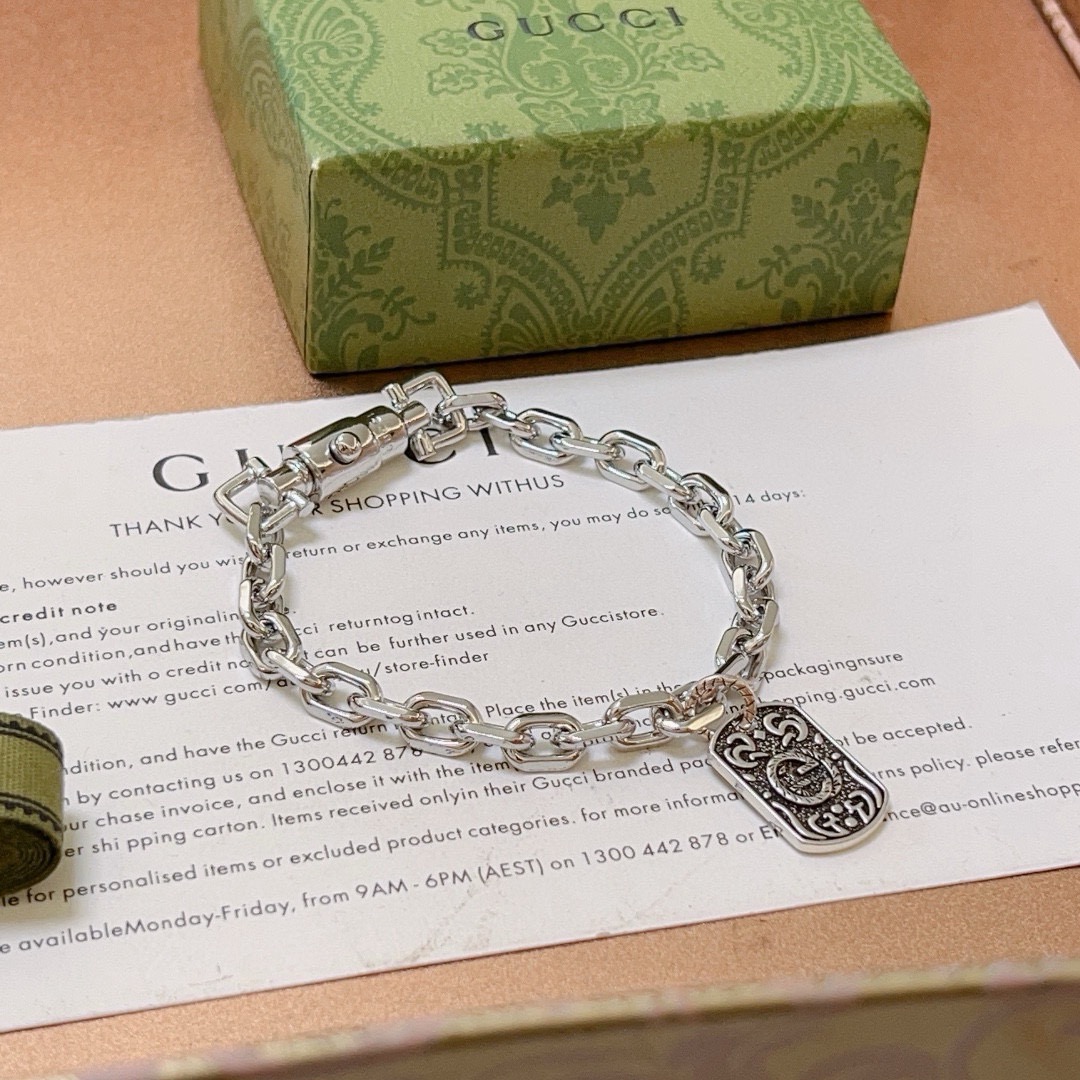 Gucci高仿銀鍊雕刻牌手鍊 男士古典造型設計款精品推薦｜歐美奢侈品精品推薦