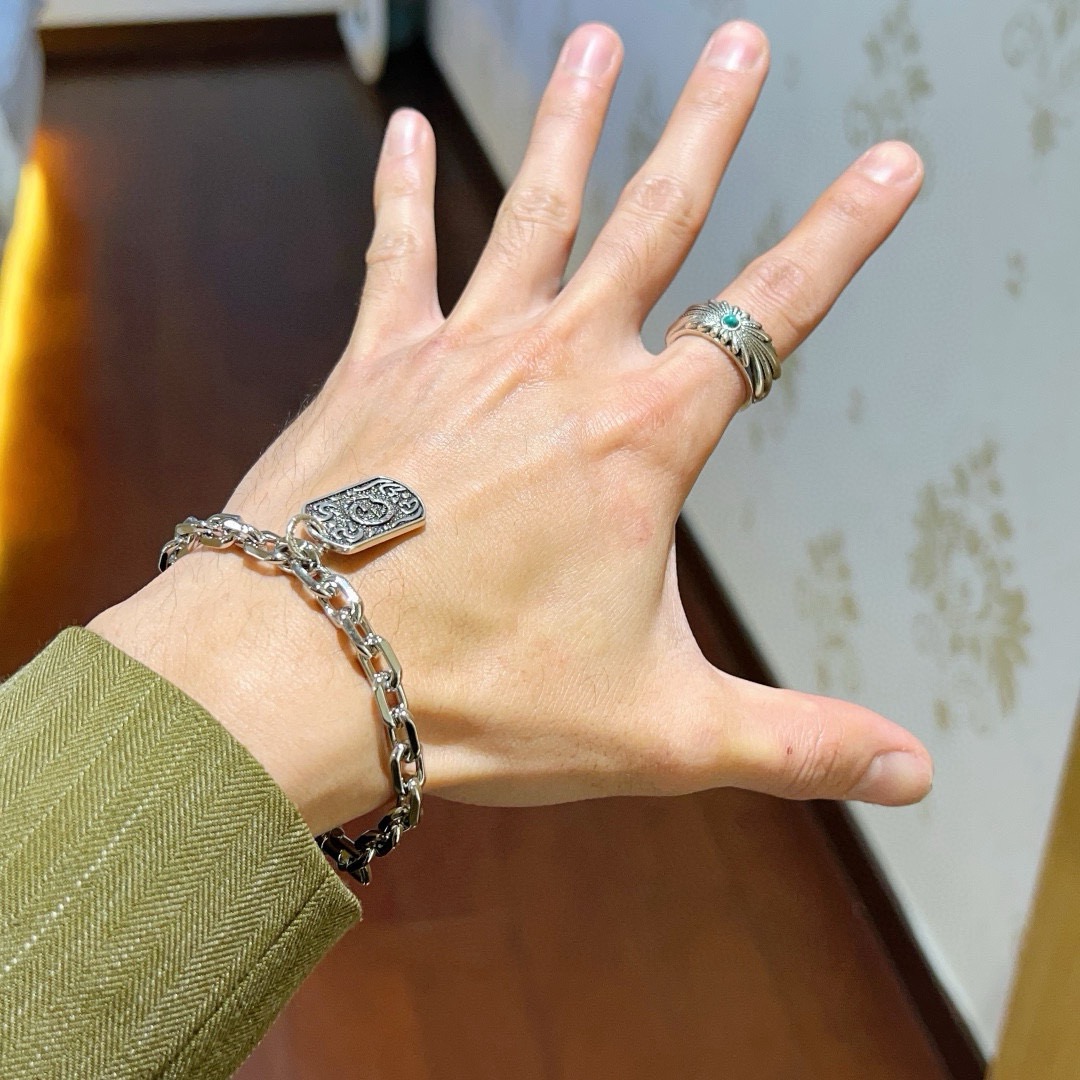 Gucci高仿銀鍊雕刻牌手鍊 男士古典造型設計款精品推薦｜歐美奢侈品精品推薦