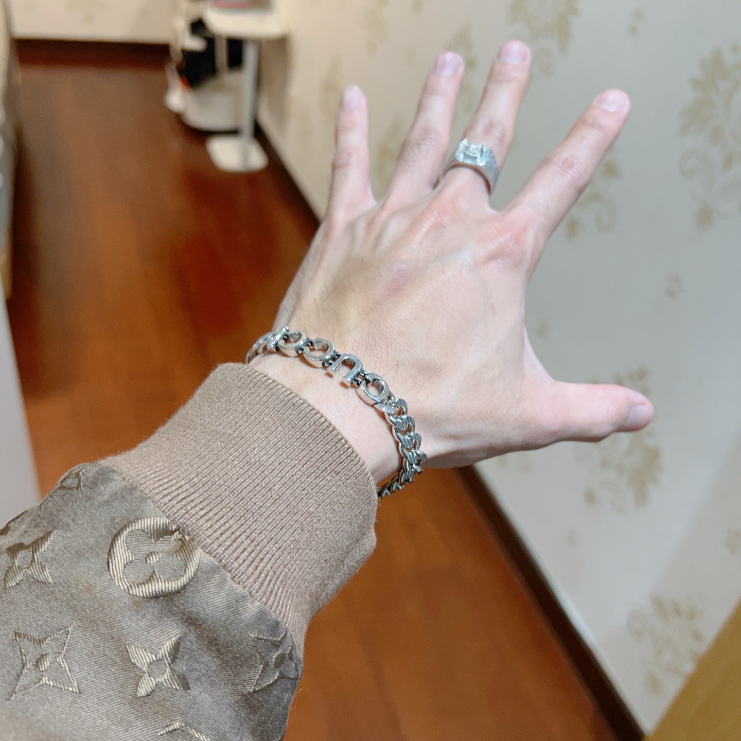 Gucci原單銀鍊字母串飾手鍊 經典品牌五字母設計 男士首選｜歐美奢侈品精品推薦