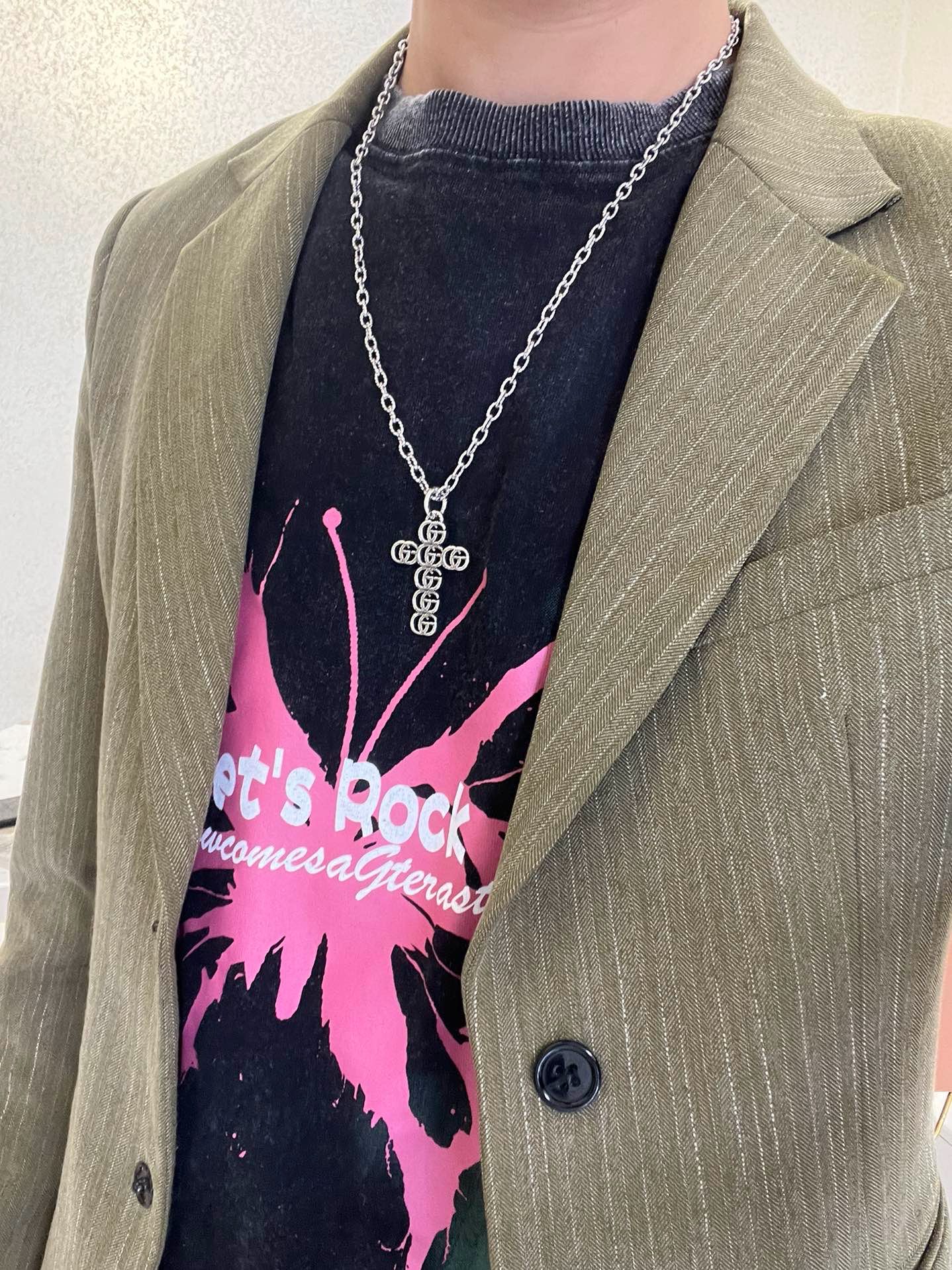 Gucci高仿十字架GG LOGO項鍊 復古風雕花銀鍊設計感強烈｜歐美奢侈品精品推薦