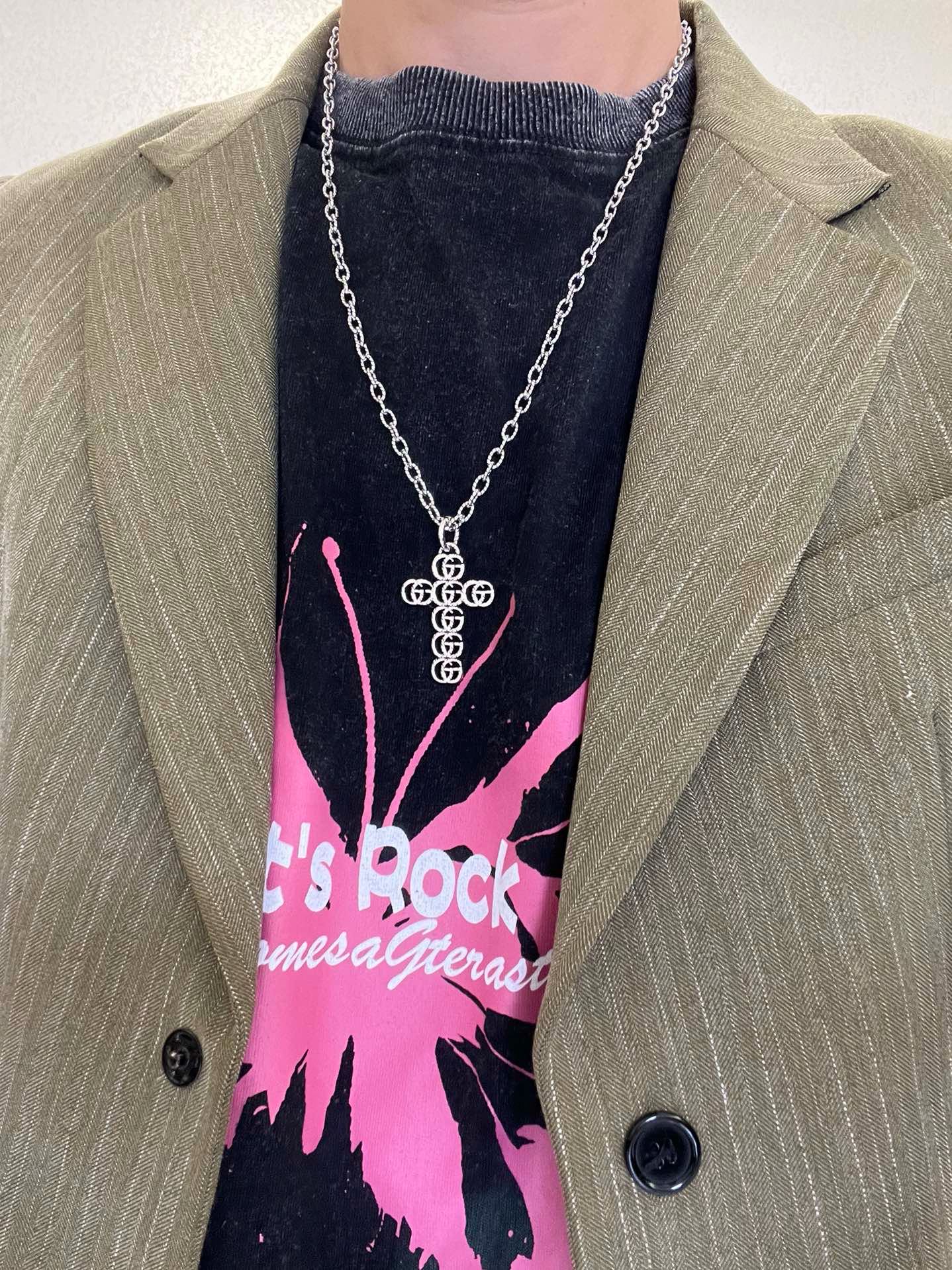 Gucci高仿十字架GG LOGO項鍊 復古風雕花銀鍊設計感強烈｜歐美奢侈品精品推薦