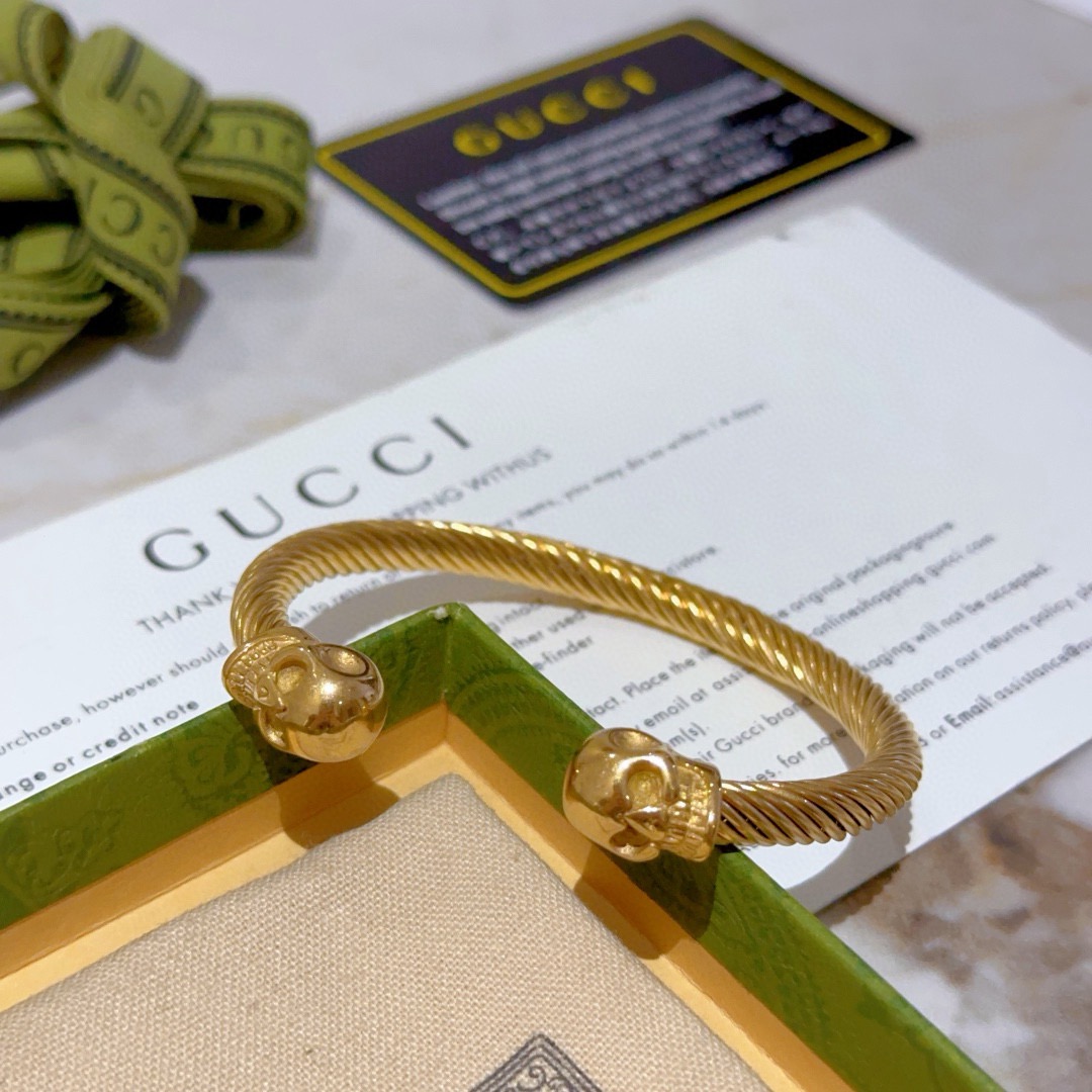 Gucci高仿金色骷髏雙頭手環 捲線雕刻設計金屬質感強烈｜歐美奢侈品精品推薦
