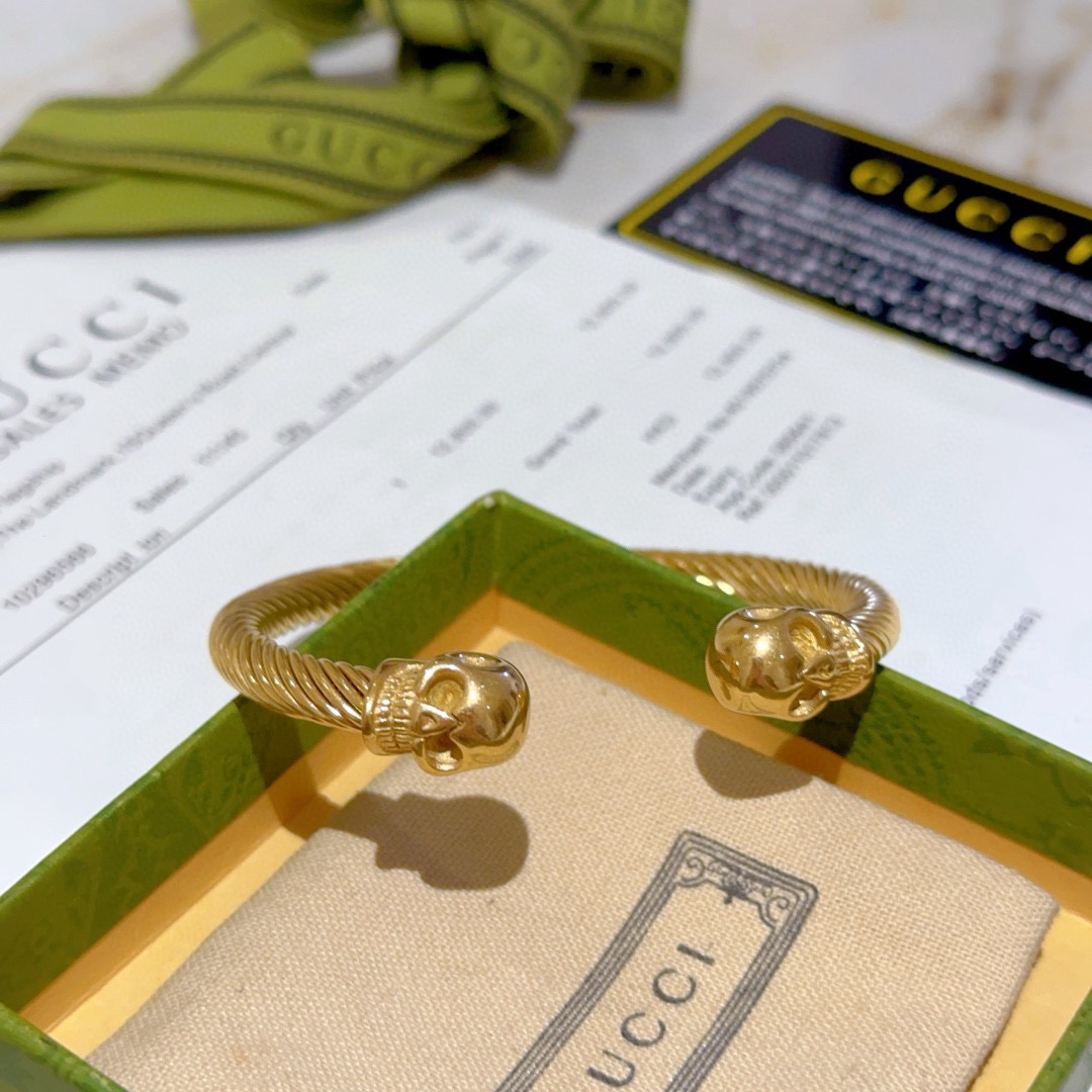 Gucci高仿金色骷髏雙頭手環 捲線雕刻設計金屬質感強烈｜歐美奢侈品精品推薦