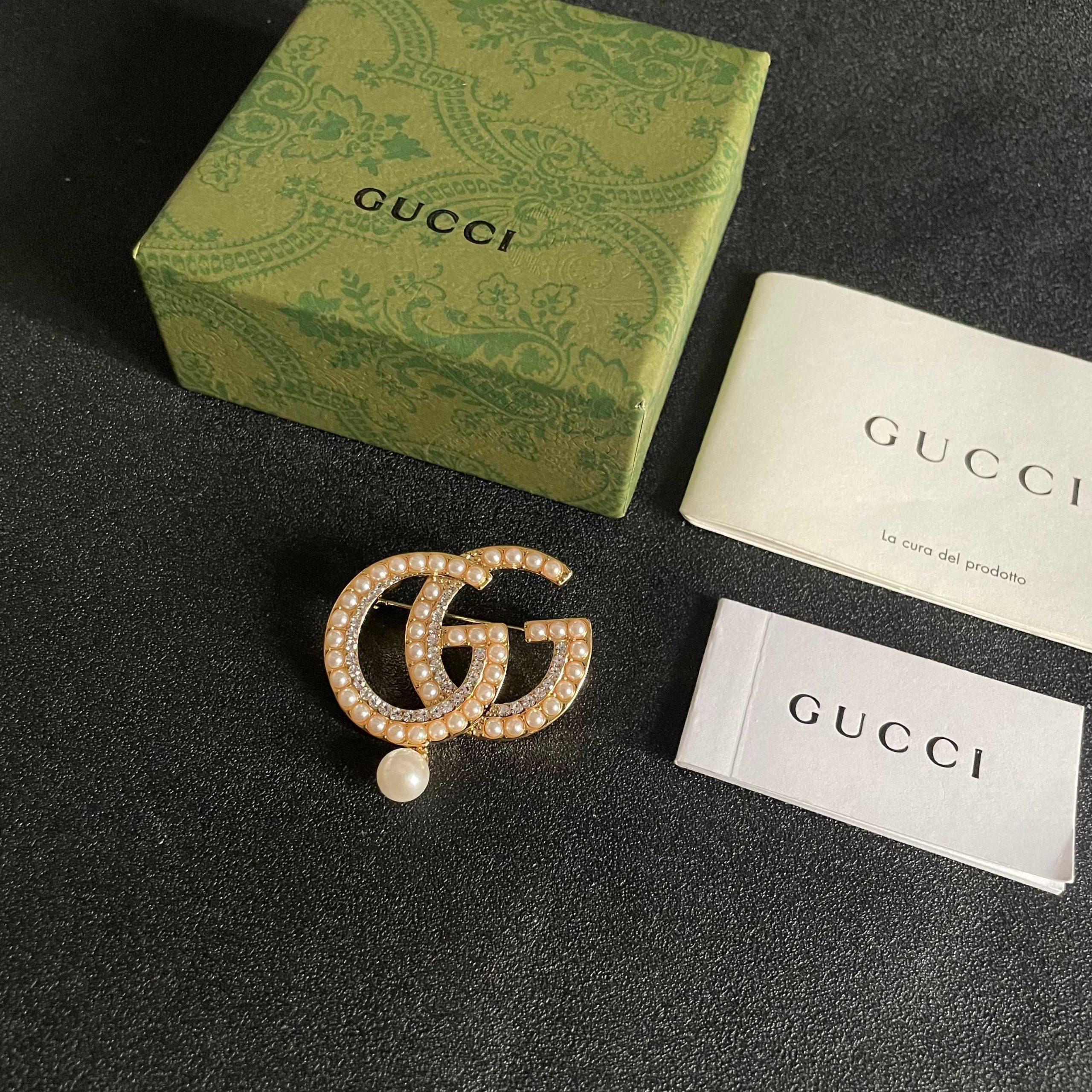 Gucci高仿珍珠GG胸針 時尚奢華風設計 女士西裝搭配亮點｜歐美奢侈品精品推薦