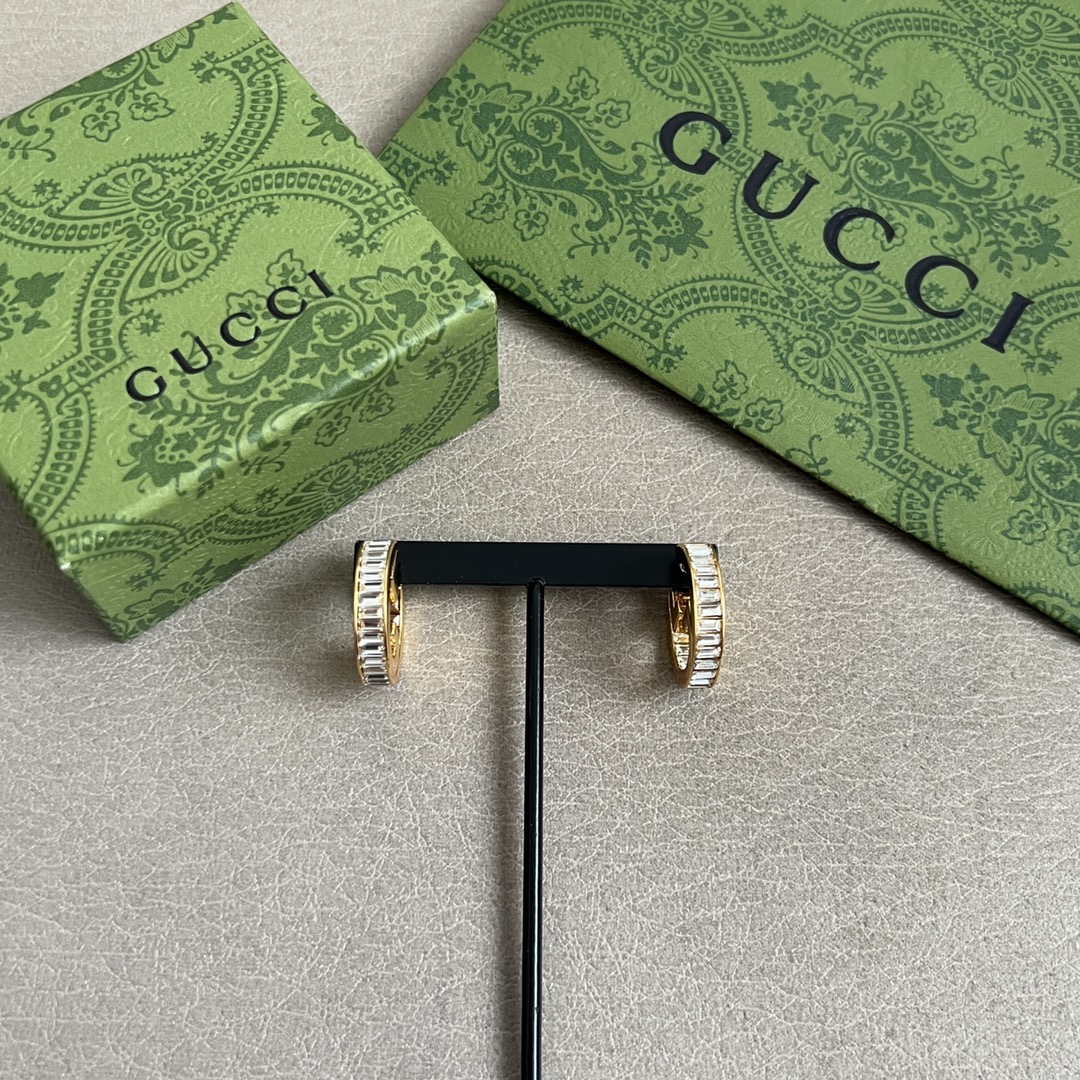 Gucci高仿經典圓環耳環金色設計男女皆可百搭實戴款| 11 Gucci高仿經典圓環耳環金色設計男女皆可百搭實戴款
