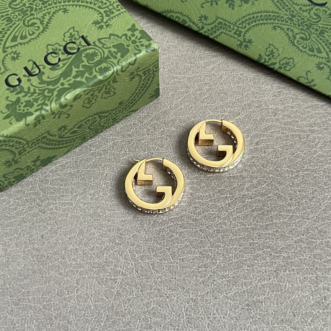 Gucci高仿經典圓環耳環金色設計男女皆可百搭實戴款| 10 Gucci高仿經典圓環耳環金色設計男女皆可百搭實戴款