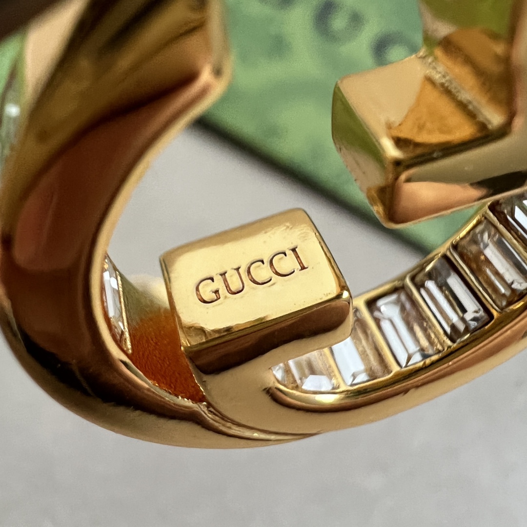 Gucci高仿經典圓環耳環金色設計男女皆可百搭實戴款| 7 Gucci高仿經典圓環耳環金色設計男女皆可百搭實戴款