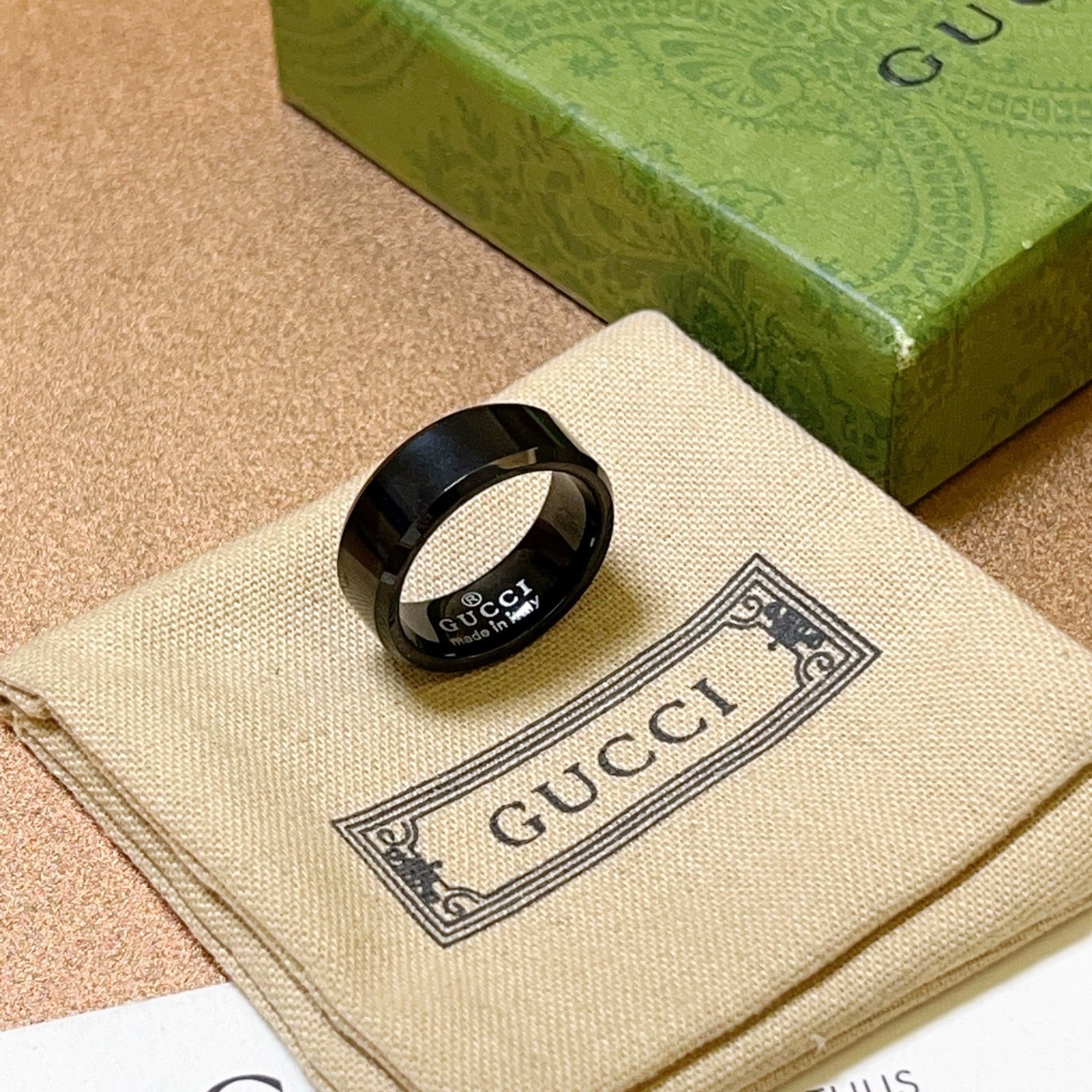 Gucci精品仿製黑色陶瓷戒指男款寬版設計低調質感首選｜歐美奢侈品精品推薦