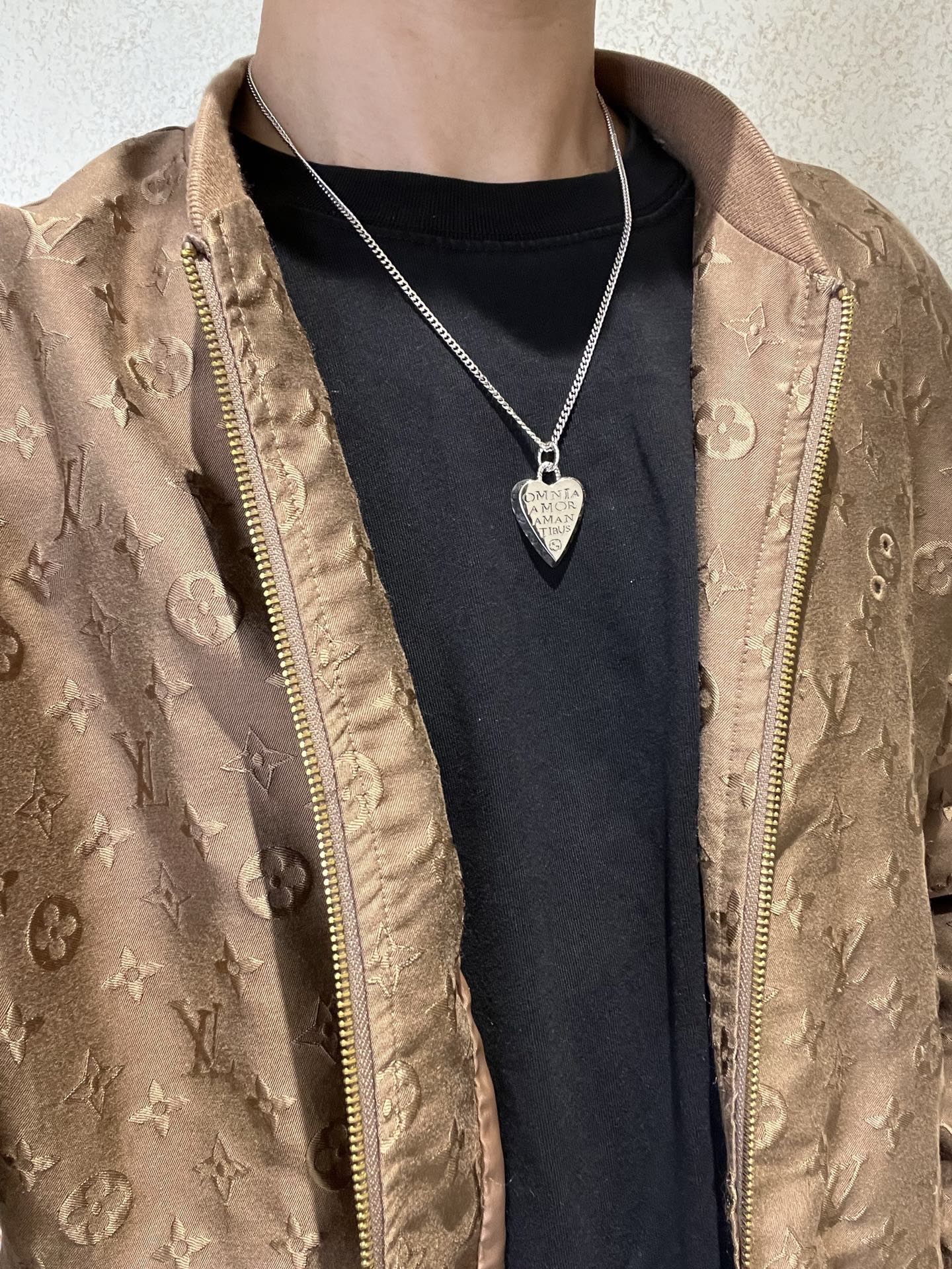 Gucci高仿愛心銀鍊項鍊女款字母雕刻設計簡約感十足｜歐美奢侈品精品推薦