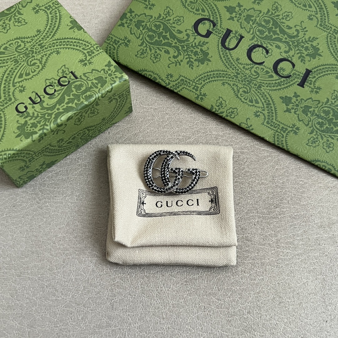Gucci精品仿製黑鑽雙G胸針設計中性簡約風格百搭配件