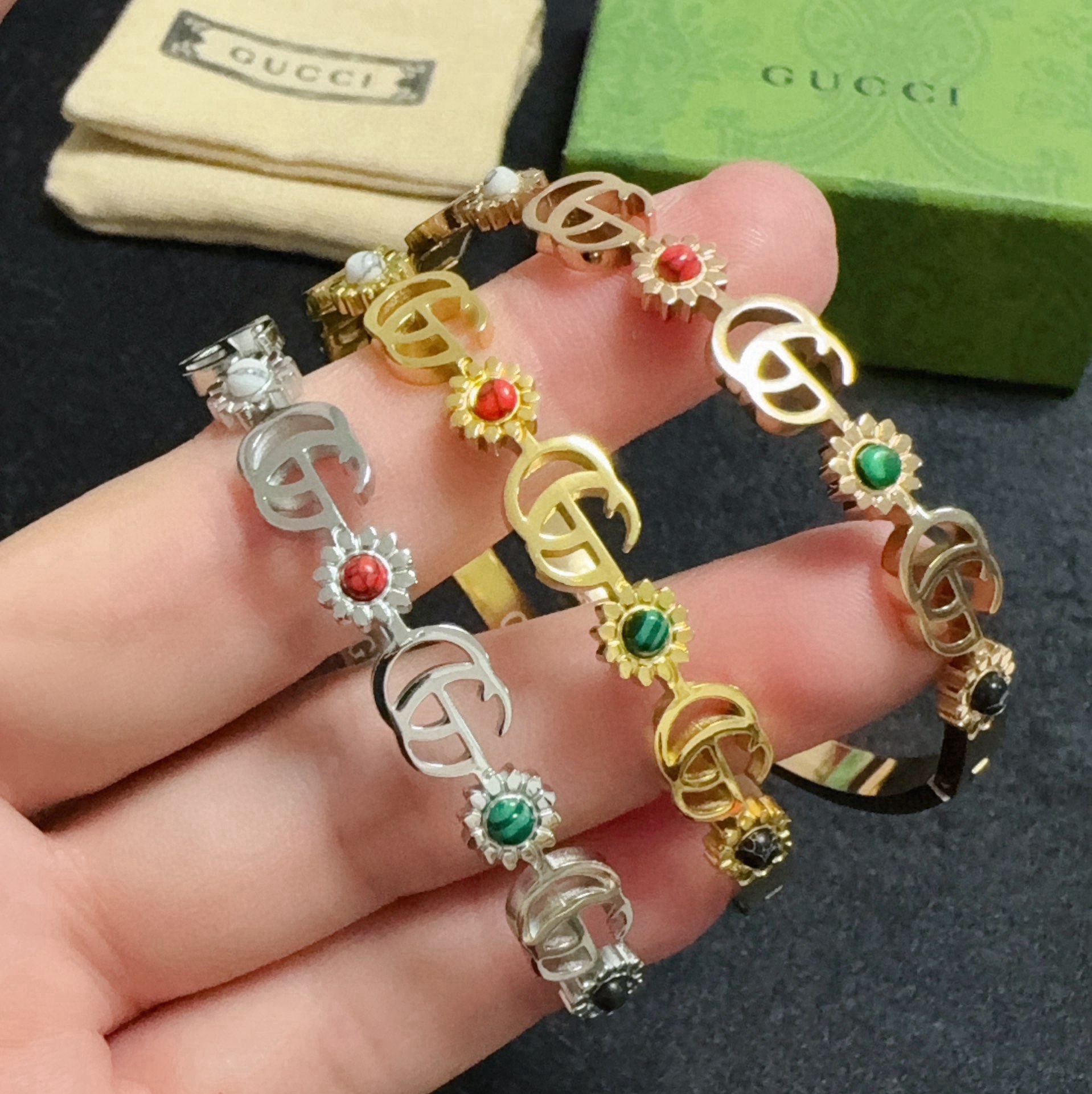 Gucci高仿手鍊金色花朵寶石設計女款時尚氣質風格推薦｜歐美奢侈品精品推薦