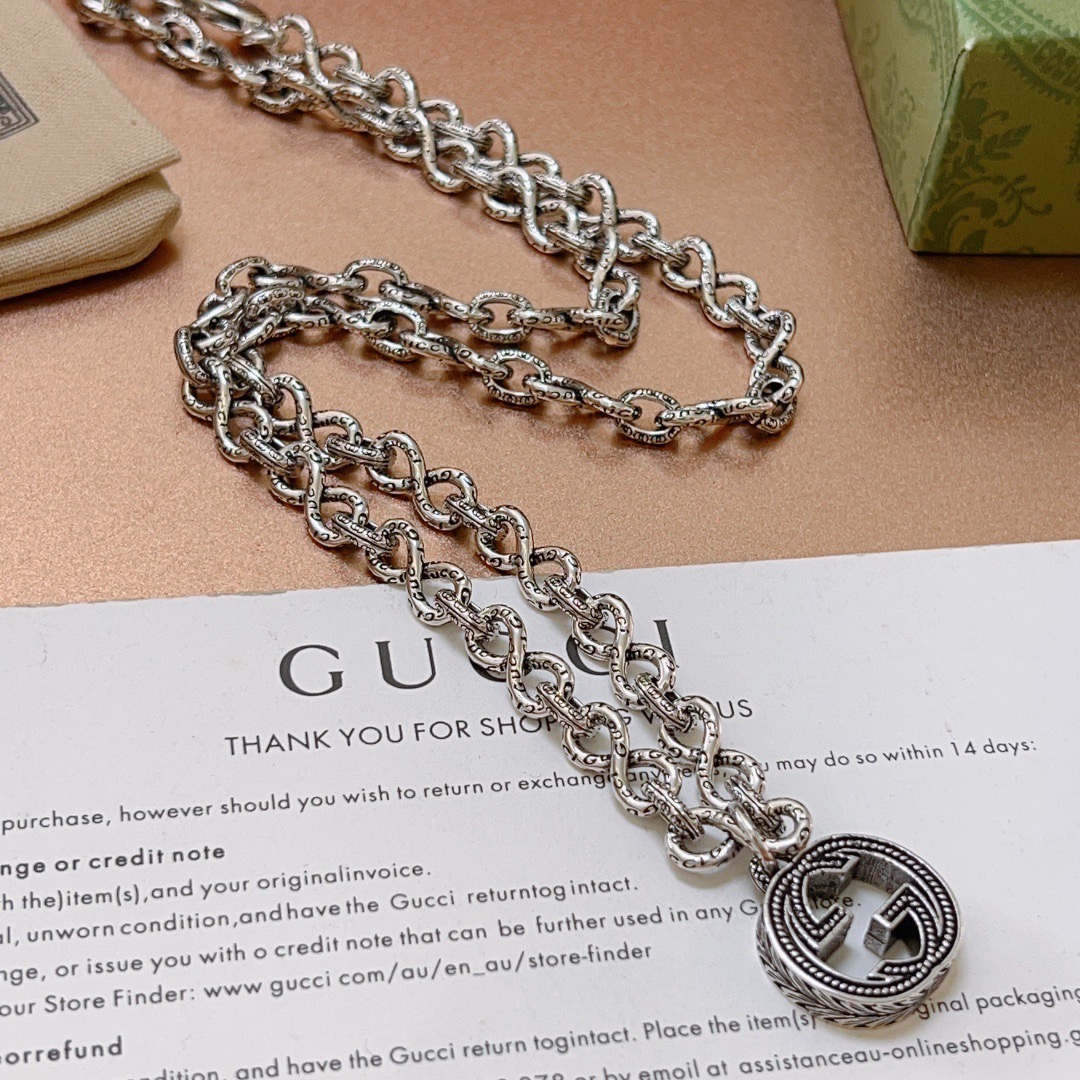Gucci精品仿製雙G吊墜頸鏈復古銀質粗鍊中性風飾品款｜歐美奢侈品精品推薦