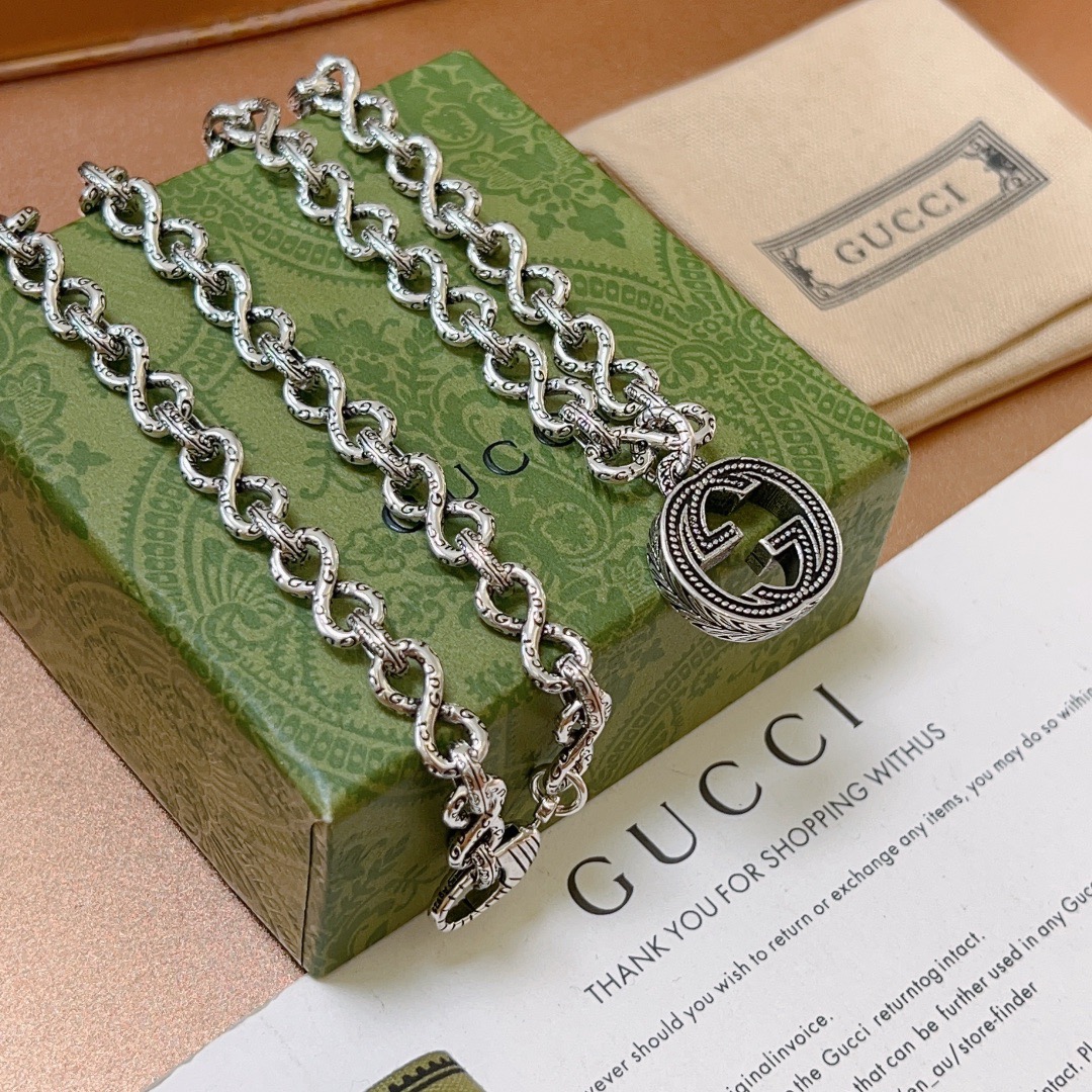 Gucci精品仿製雙G吊墜頸鏈復古銀質粗鍊中性風飾品款｜歐美奢侈品精品推薦