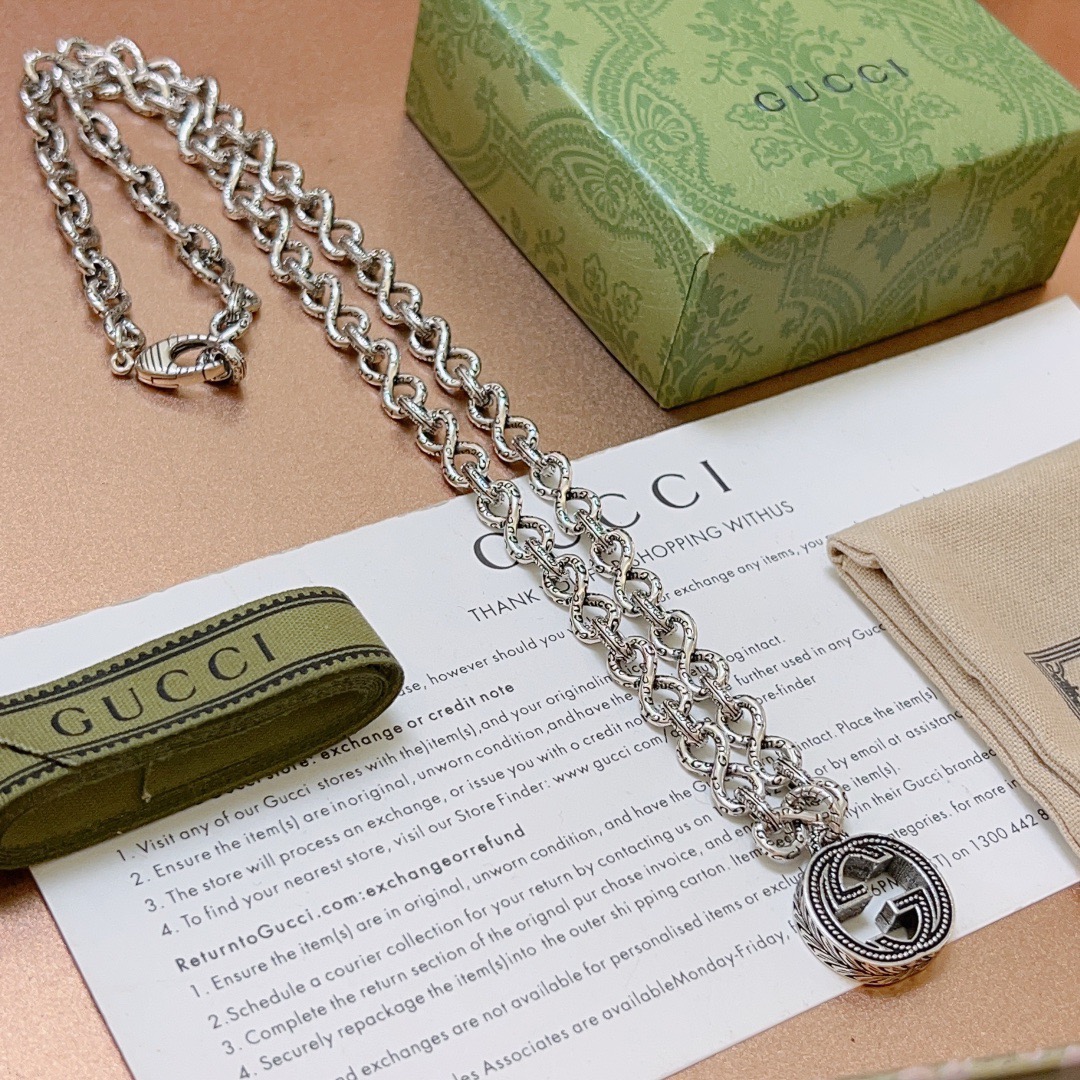 Gucci精品仿製雙G吊墜頸鏈復古銀質粗鍊中性風飾品款｜歐美奢侈品精品推薦