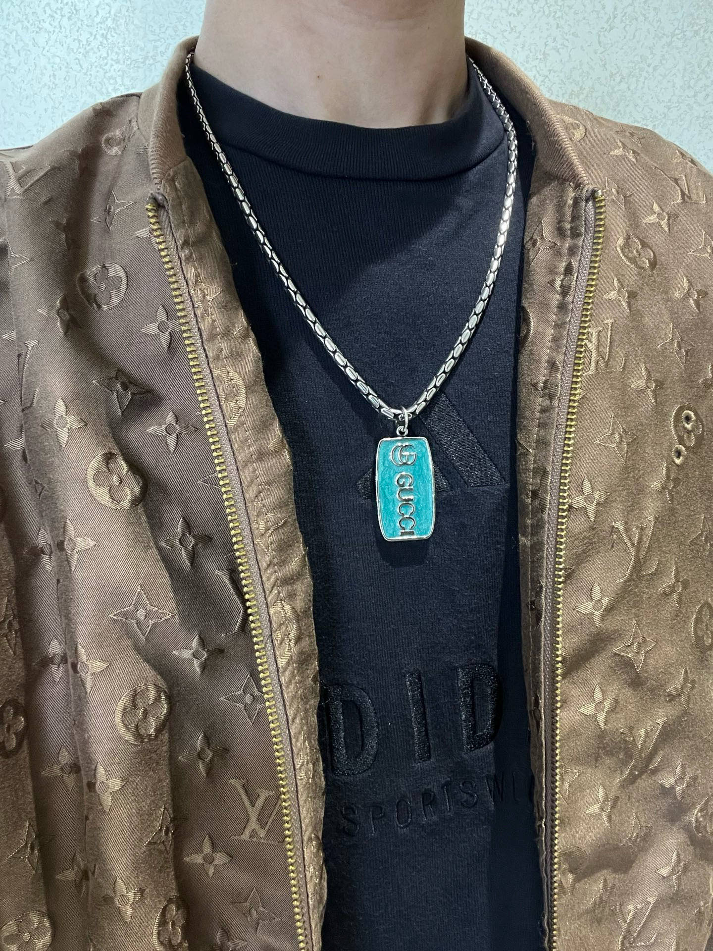 Gucci高仿復古綠牌吊墜男款項鍊 重工風格潮人必備｜歐美奢侈品精品推薦