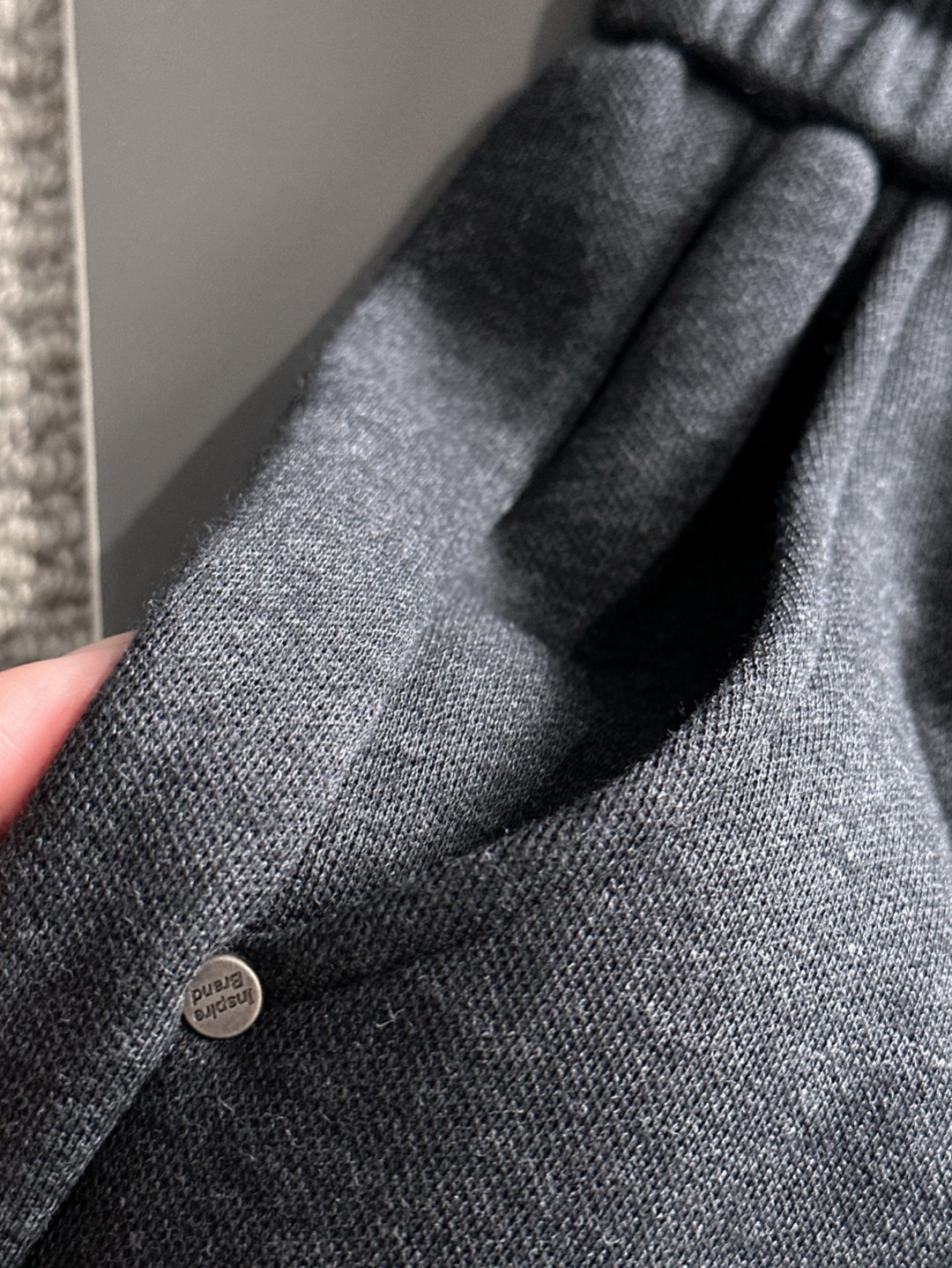 Gucci A貨男款運動長褲 深灰色設計 彈性腰頭 日常百搭|超A仿原單精品圖片 12 Gucci A貨男款運動長褲 深灰色設計 彈性腰頭 日常百搭|歐美奢侈品精品推薦