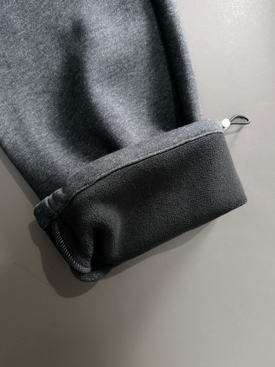 Gucci A貨男款運動長褲 深灰色設計 彈性腰頭 日常百搭|超A仿原單精品圖片 10 Gucci A貨男款運動長褲 深灰色設計 彈性腰頭 日常百搭|歐美奢侈品精品推薦