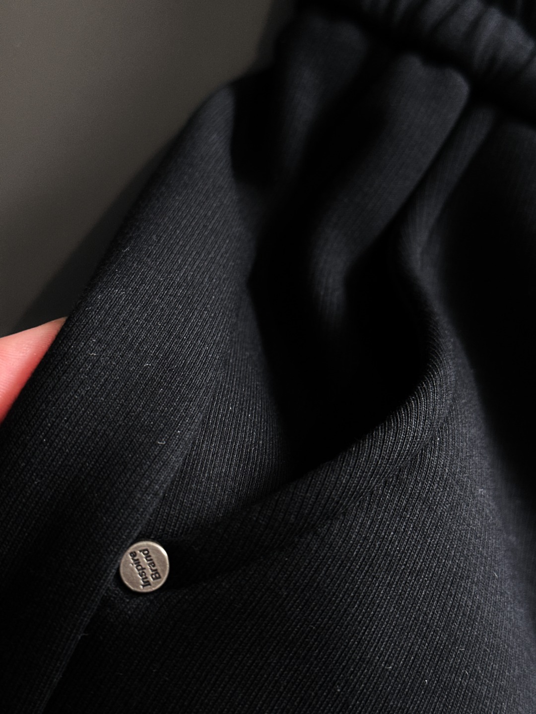 Gucci高仿男士黑色運動長褲 立體LOGO設計 實穿機能褲款|超A仿原單精品圖片 14 Gucci高仿男士黑色運動長褲 立體LOGO設計 實穿機能褲款|歐美奢侈品精品推薦