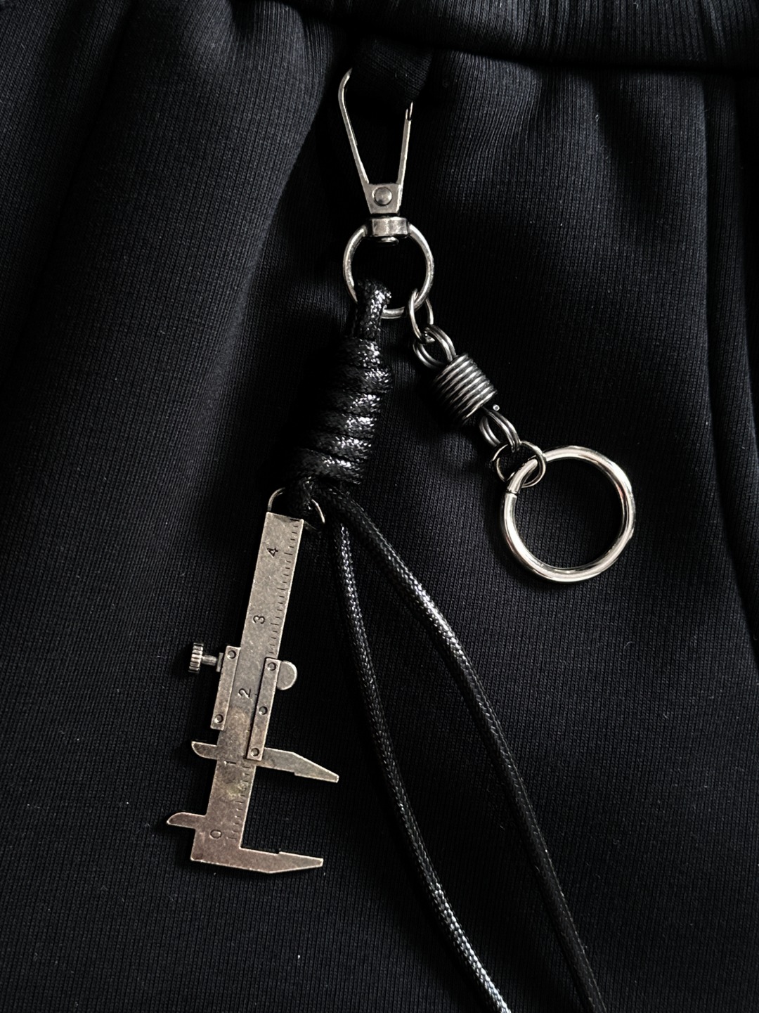 Gucci高仿男士黑色運動長褲 立體LOGO設計 實穿機能褲款|超A仿原單精品圖片 12 Gucci高仿男士黑色運動長褲 立體LOGO設計 實穿機能褲款|歐美奢侈品精品推薦