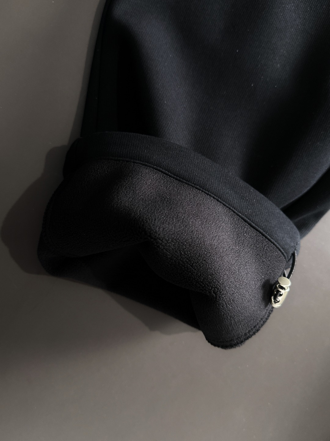 Gucci高仿男士黑色運動長褲 立體LOGO設計 實穿機能褲款|超A仿原單精品圖片 10 Gucci高仿男士黑色運動長褲 立體LOGO設計 實穿機能褲款|歐美奢侈品精品推薦