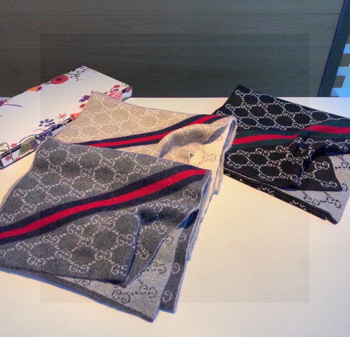 Gucci高仿條紋GG圍巾 淺麻灰復古紅藍撞色 滿版織紋經典款｜歐美奢侈品精品推薦