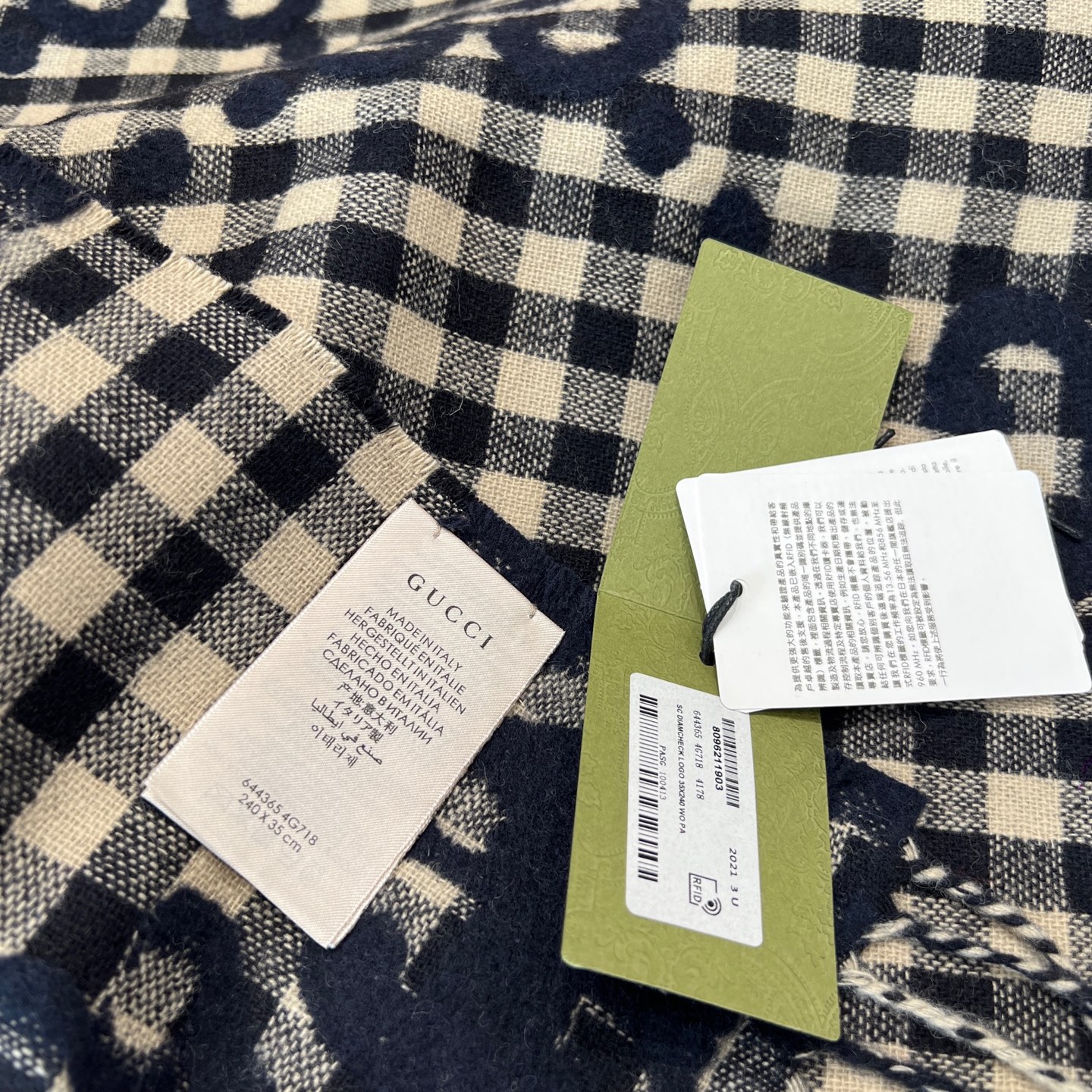 Gucci原單格紋GG圍巾 米色拼黑格設計 男款秋冬復古羊毛款|超A仿原單精品圖片 13 Gucci原單格紋GG圍巾 米色拼黑格設計 男款秋冬復古羊毛款|歐美奢侈品精品推薦