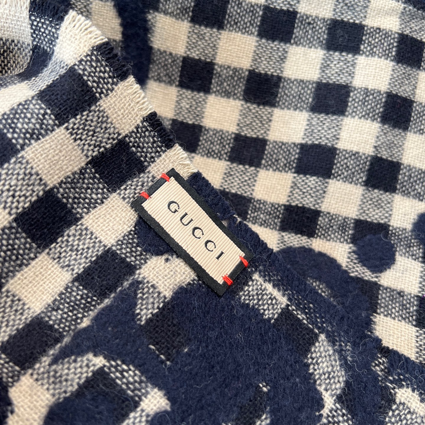 Gucci原單格紋GG圍巾 米色拼黑格設計 男款秋冬復古羊毛款|超A仿原單精品圖片 11 Gucci原單格紋GG圍巾 米色拼黑格設計 男款秋冬復古羊毛款|歐美奢侈品精品推薦