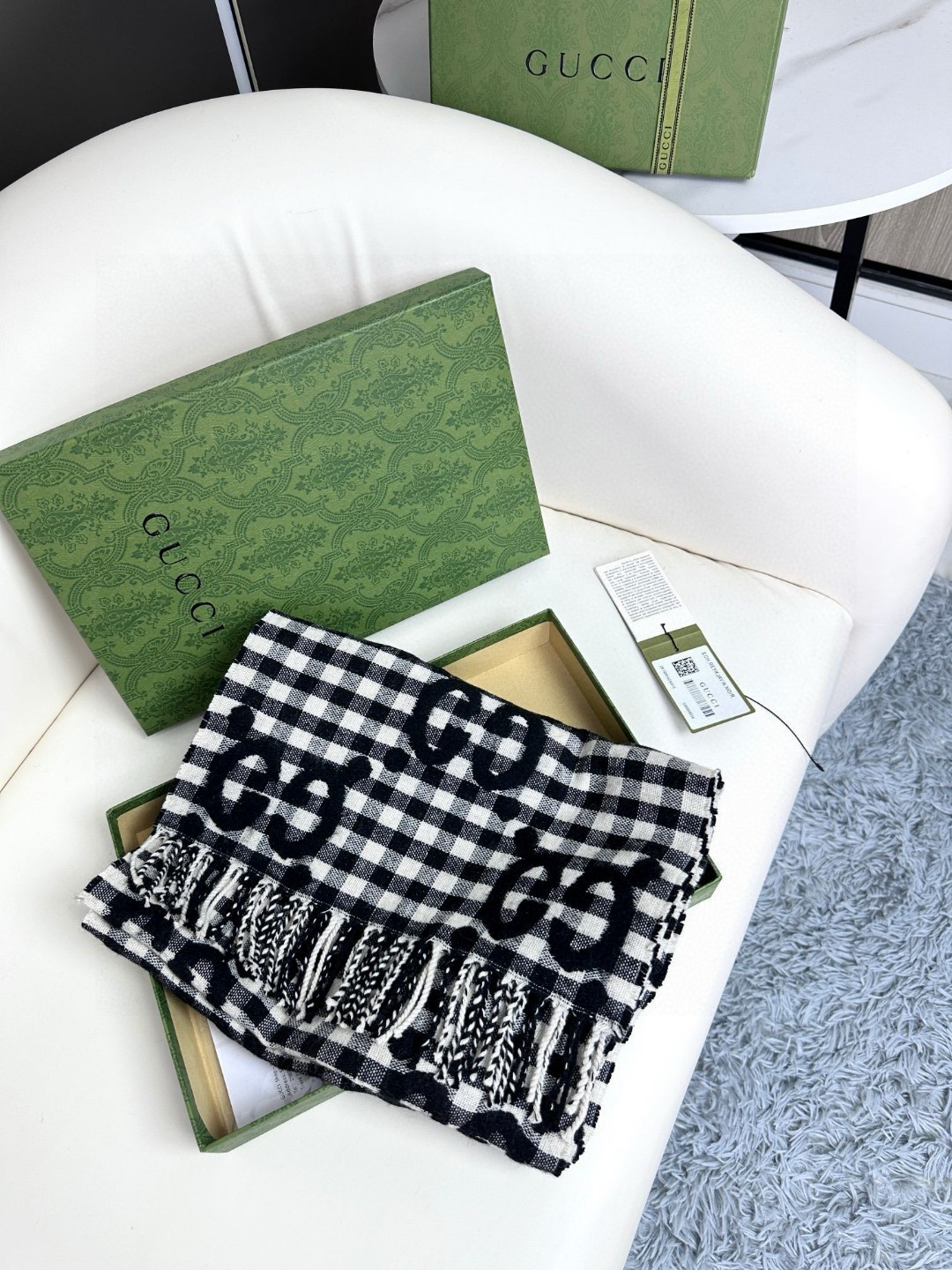 Gucci高仿經典米白GG羊毛流蘇圍巾 保暖百搭款｜歐美奢侈品精品推薦