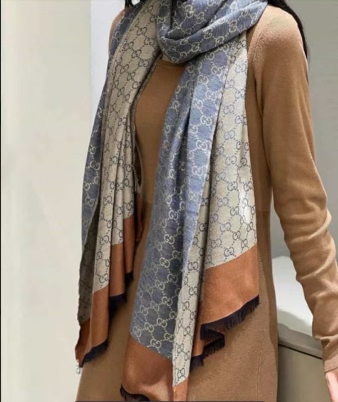 Gucci原單粉嫩GG圖騰羊毛圍巾 禮盒包裝款