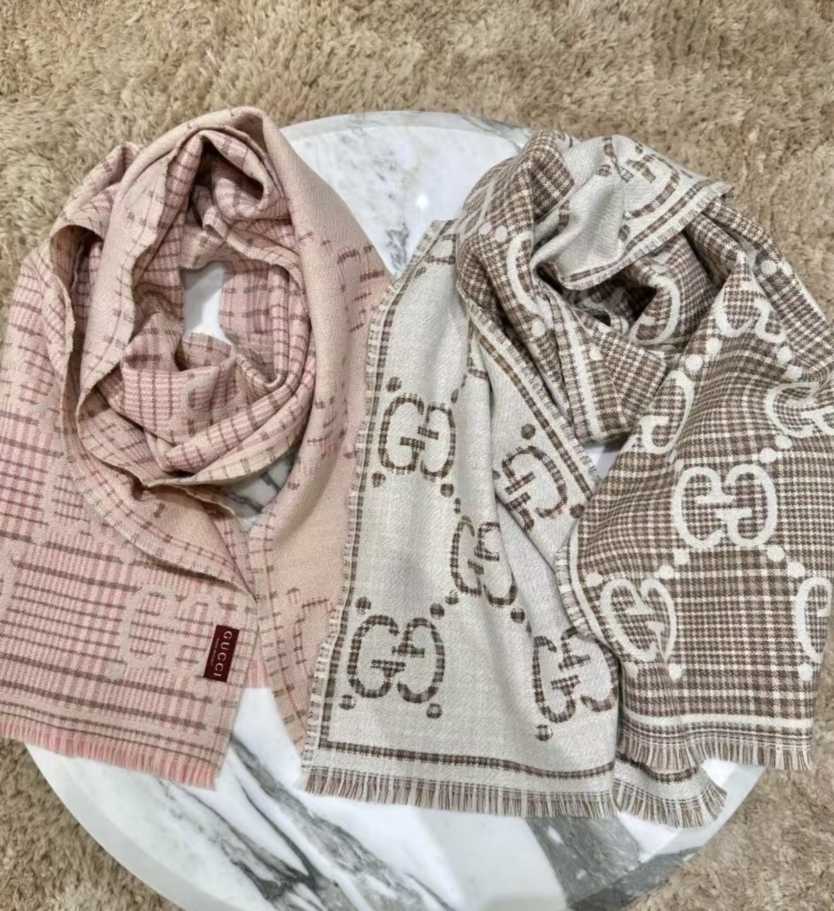 Gucci 一比一粉格紋雙G羊毛圍巾 女款日系氣質風人氣單品|超A仿原單精品圖片 13 Gucci 一比一粉格紋雙G羊毛圍巾 女款日系氣質風人氣單品|歐美奢侈品精品推薦