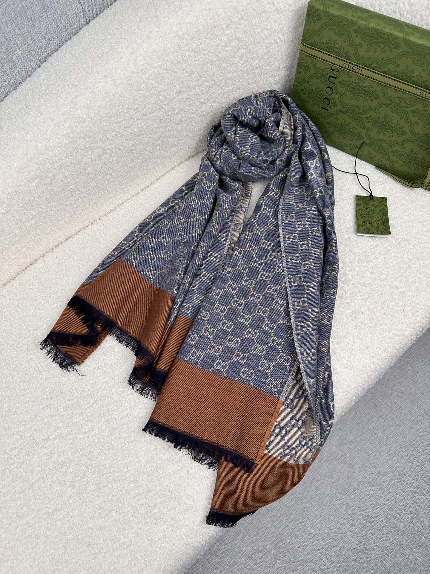 Gucci原單粉嫩GG圖騰羊毛圍巾 禮盒包裝款｜歐美奢侈品精品推薦