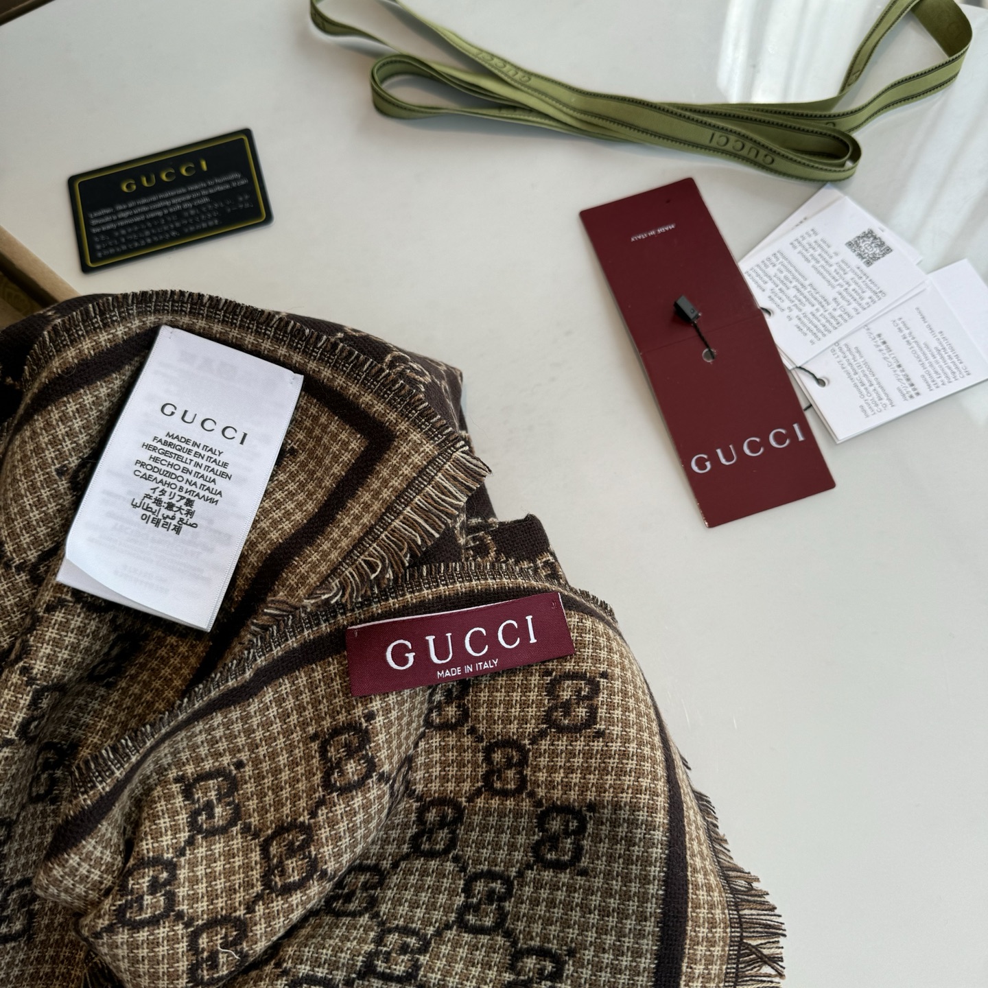 Gucci 一比一黑金雙G羊毛圍巾 女款奢華大器專櫃同步熱賣｜歐美奢侈品精品推薦