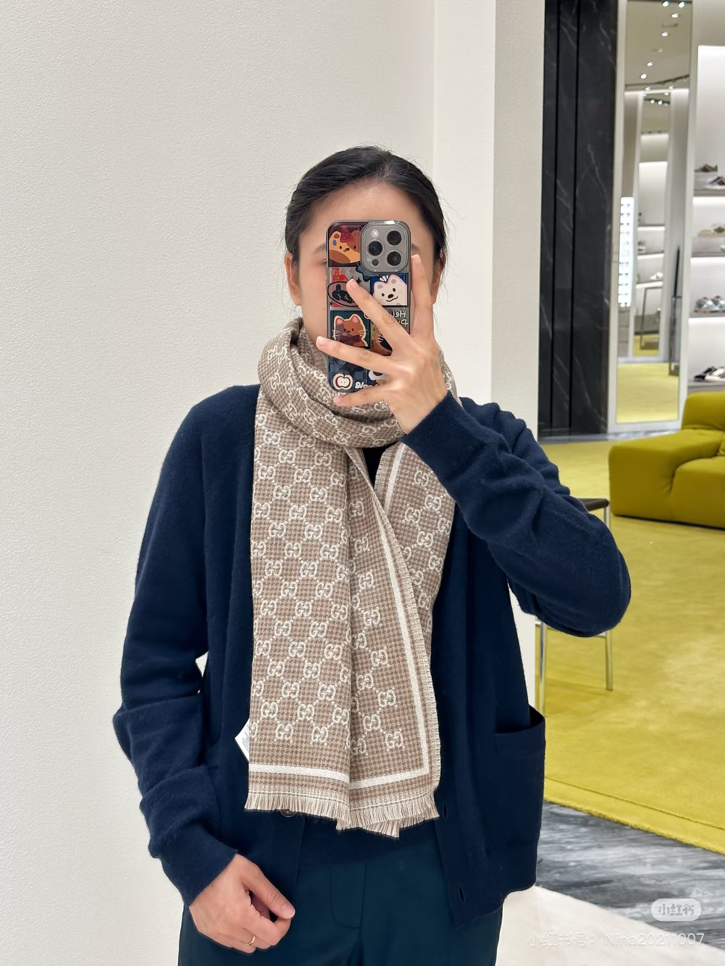 Gucci 高仿杏色雙G粗織圍巾 女款通勤風格人氣實搭首選