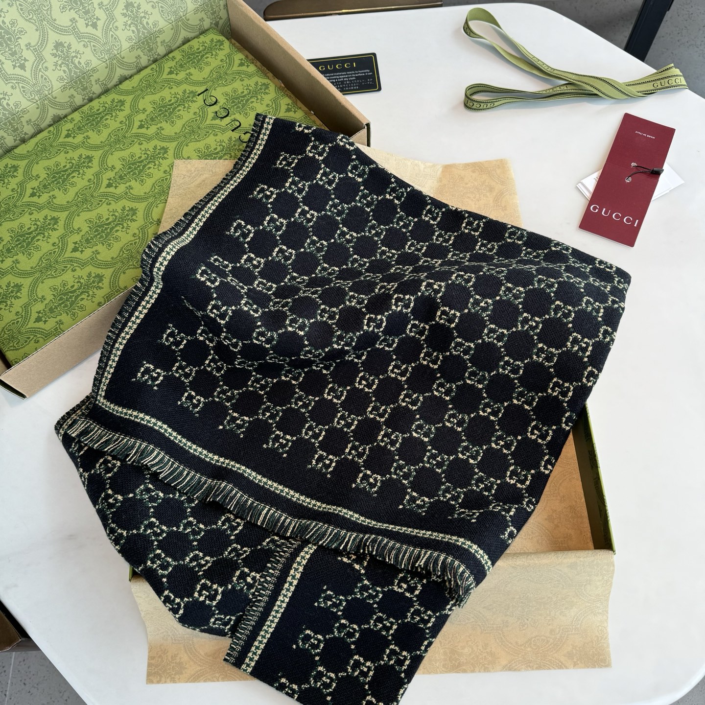 Gucci 一比一黑銀雙G格紋圍巾 男女款精緻設計冬季必備｜歐美奢侈品精品推薦
