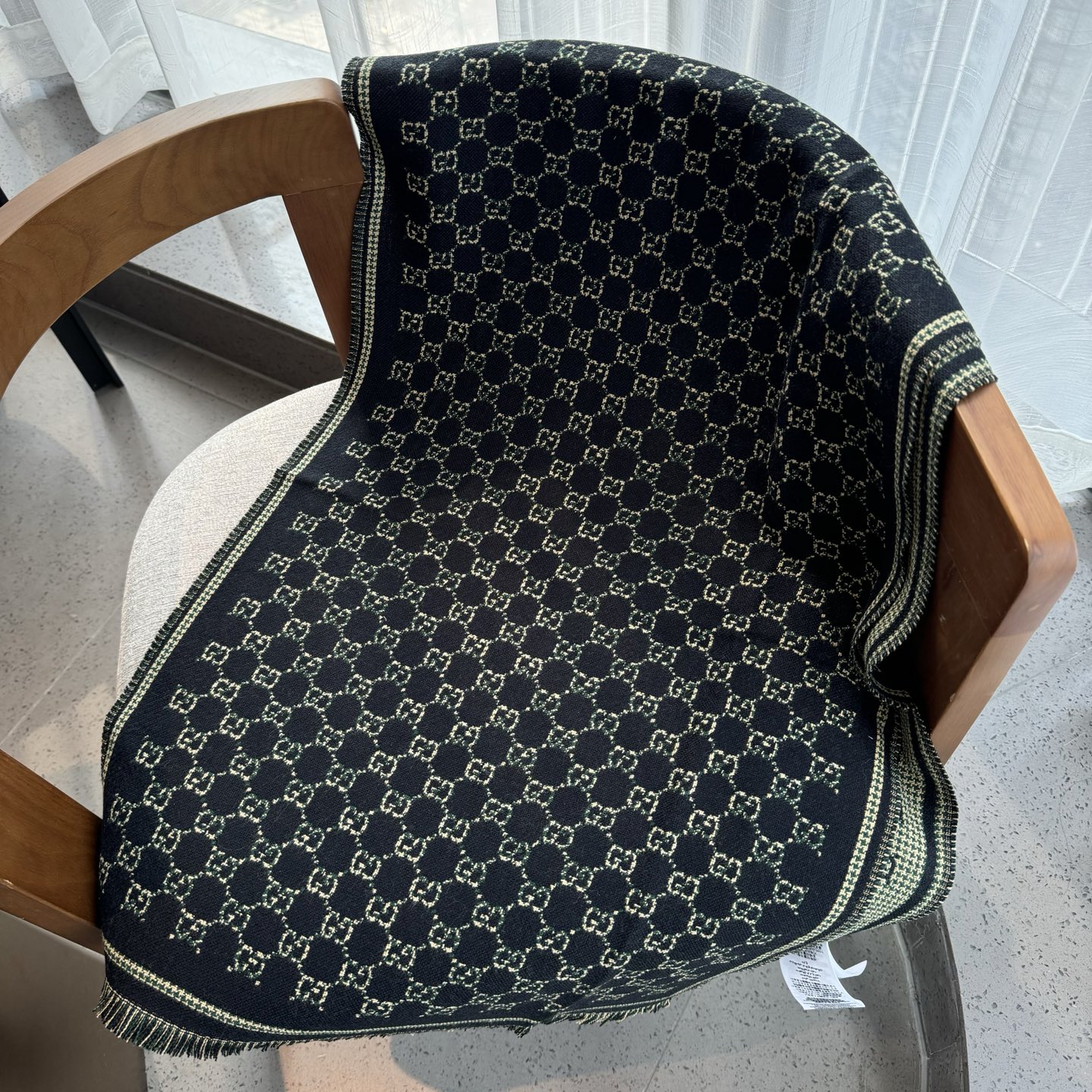 Gucci 一比一黑銀雙G格紋圍巾 男女款精緻設計冬季必備｜歐美奢侈品精品推薦