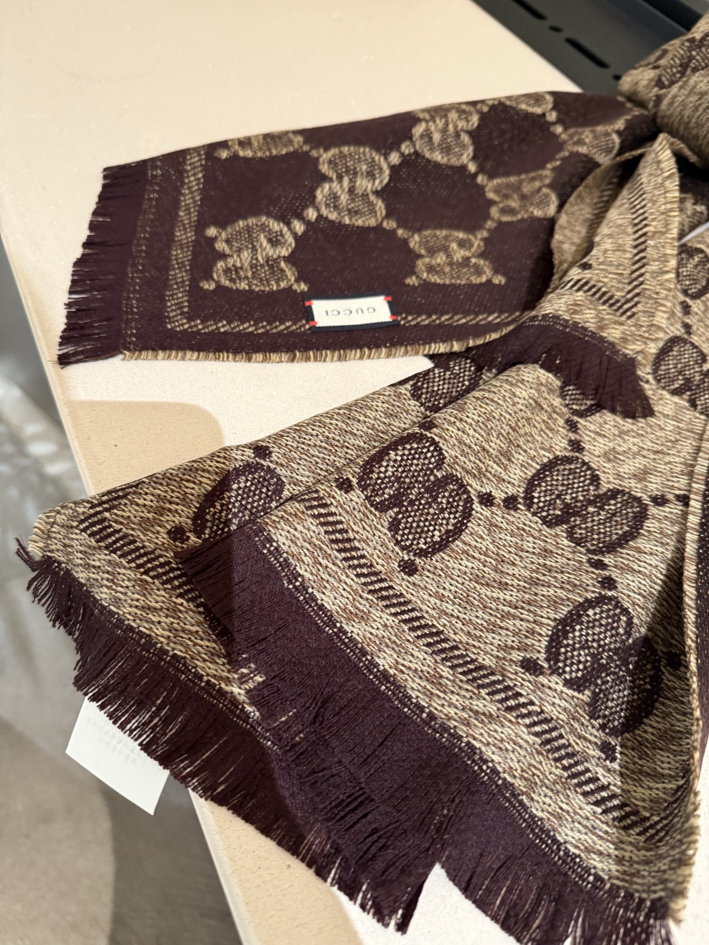 Gucci 原單大雙G黑咖色羊毛圍巾 男女款厚實版型復古魅力款｜歐美奢侈品精品推薦