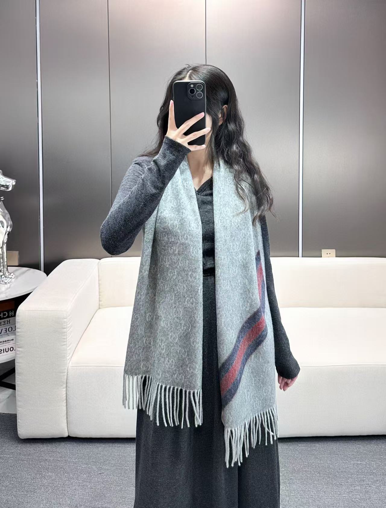 Gucci 精品仿製灰色條紋雙G羊毛圍巾 女款高級感設計款氣質百搭