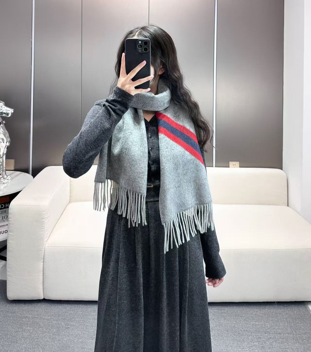Gucci 精品仿製灰色條紋雙G羊毛圍巾 女款高級感設計款氣質百搭｜歐美奢侈品精品推薦