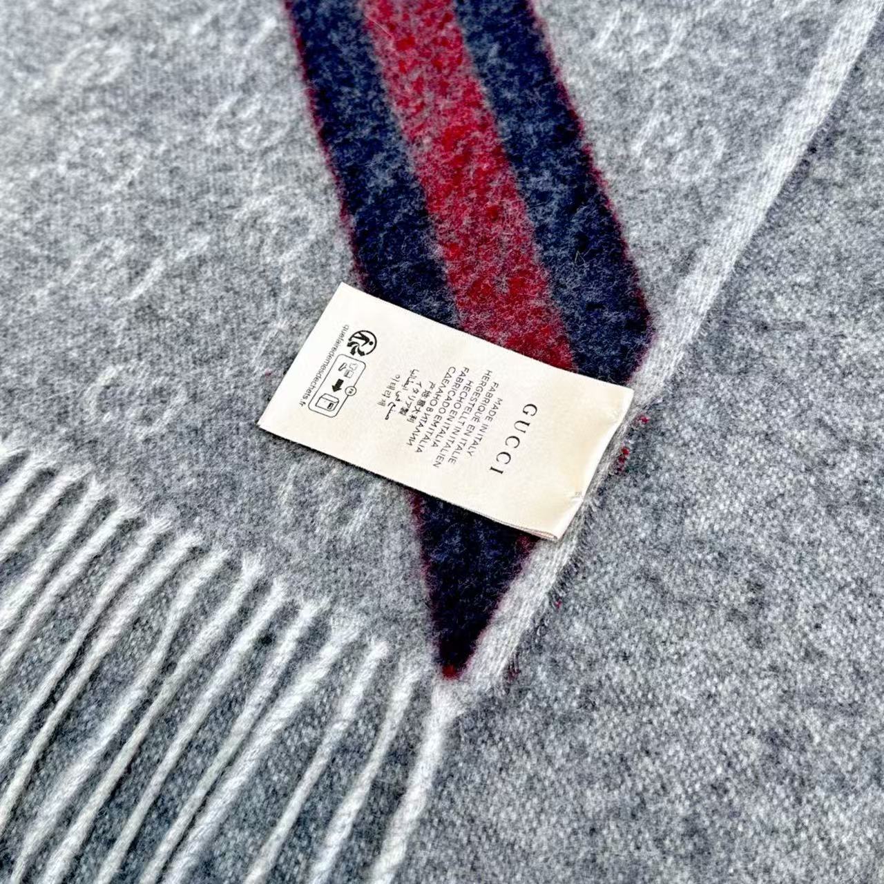 Gucci 精品仿製灰色條紋雙G羊毛圍巾 女款高級感設計款氣質百搭｜歐美奢侈品精品推薦