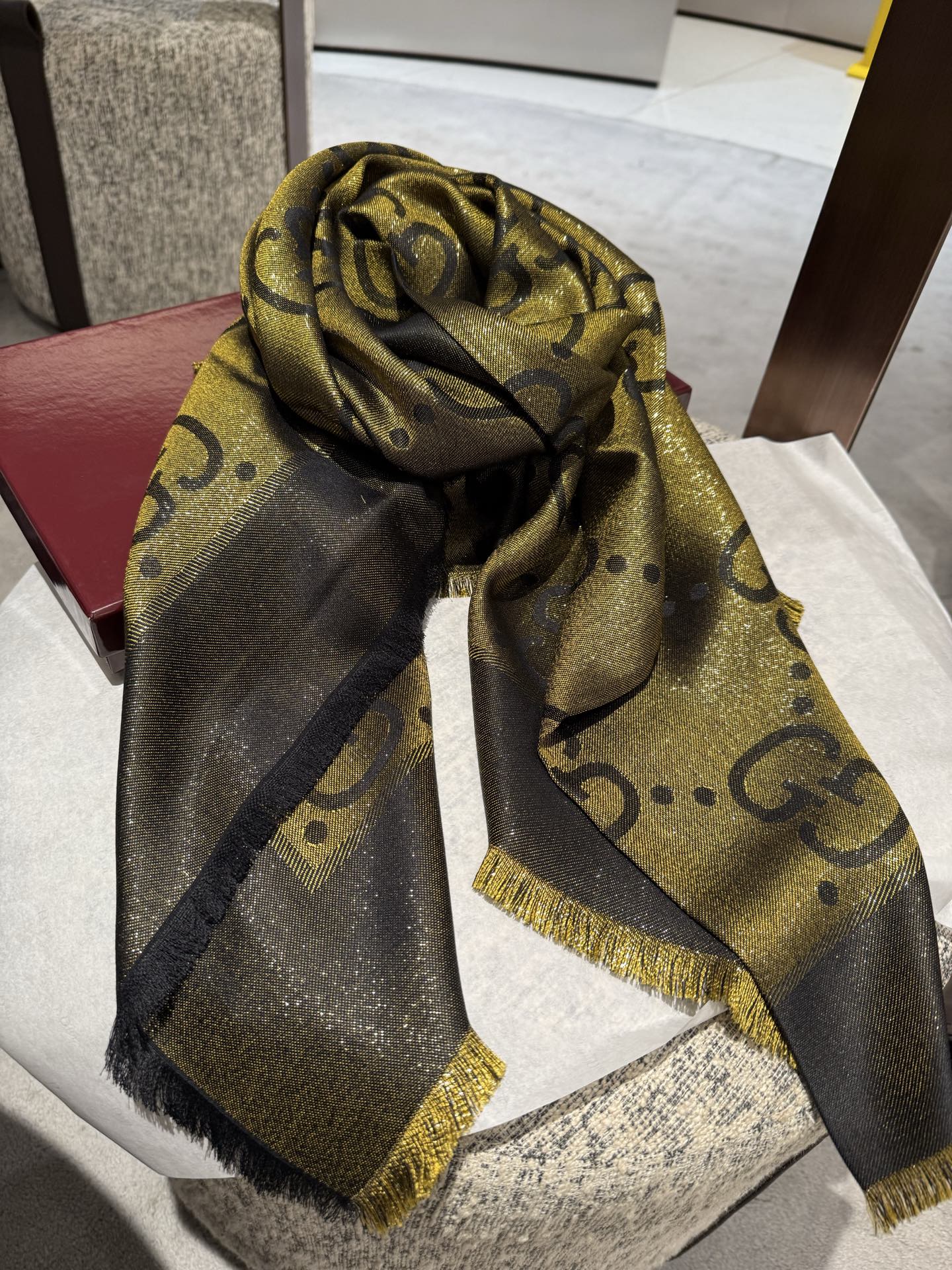 Gucci A貨黑金雙G大圖圍巾 女款氣場全開百貨爆款人氣推薦｜歐美奢侈品精品推薦